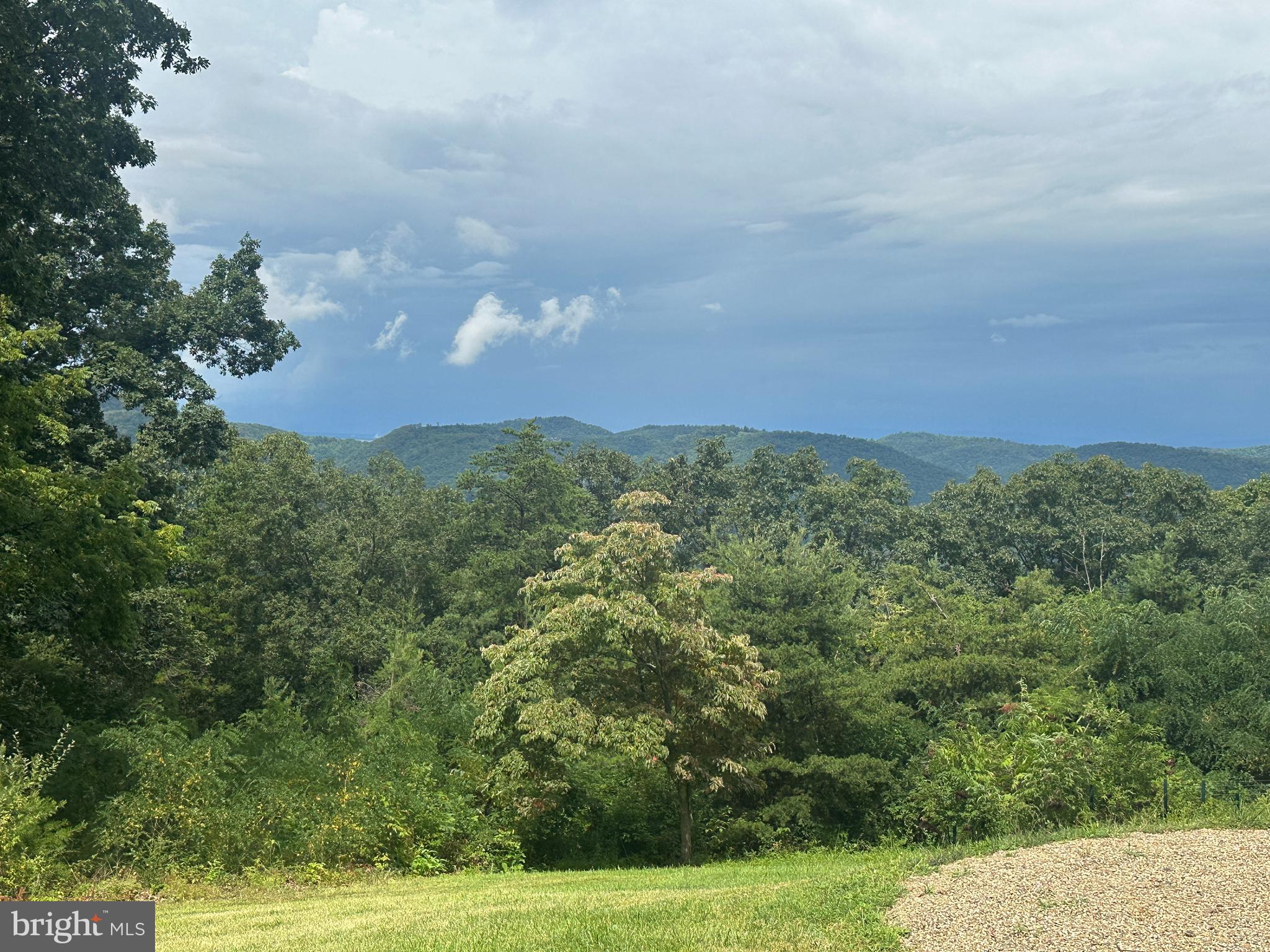 ASHTON WOODS - Residential