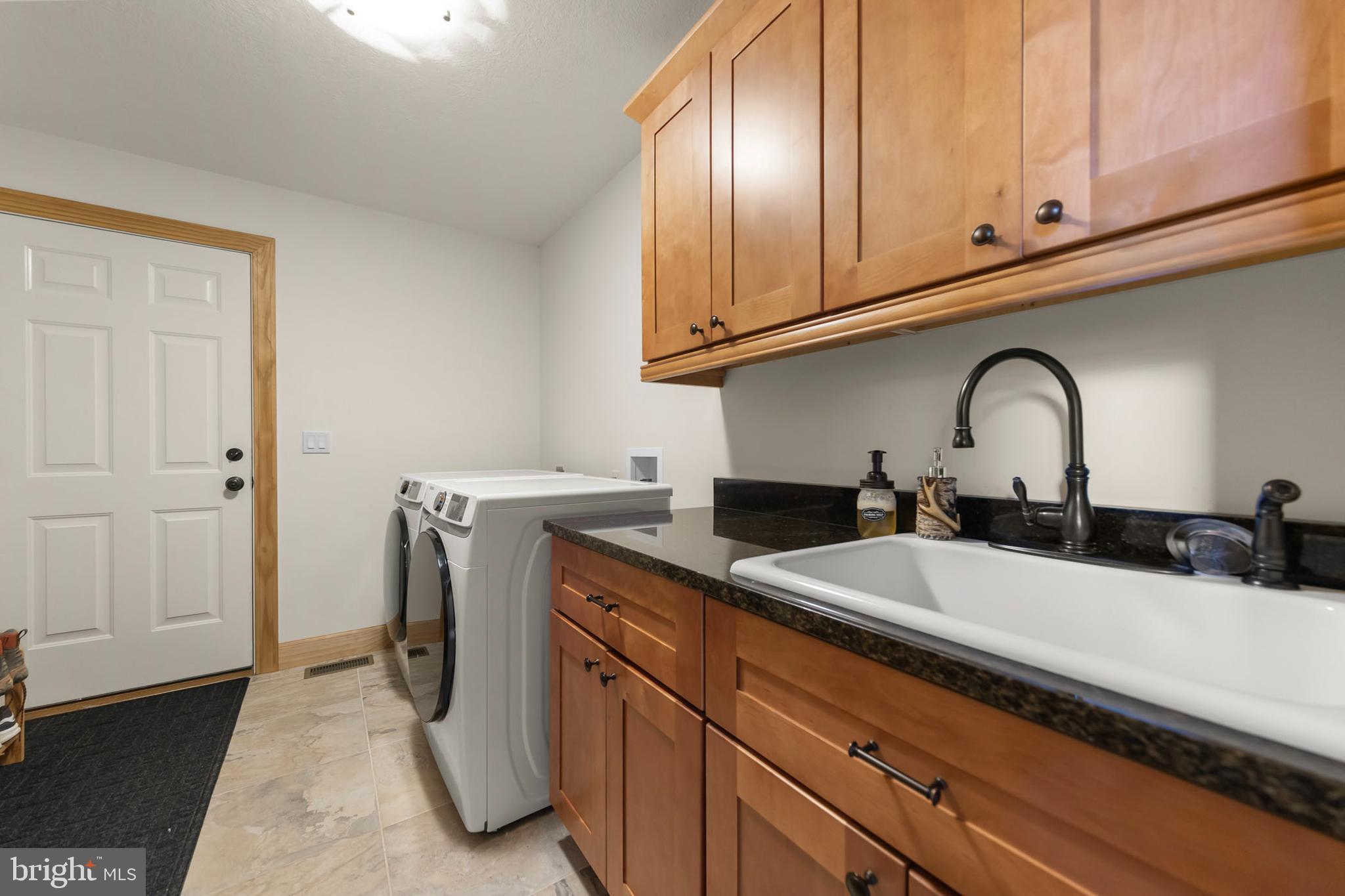 ASHTON WOODS - Residential