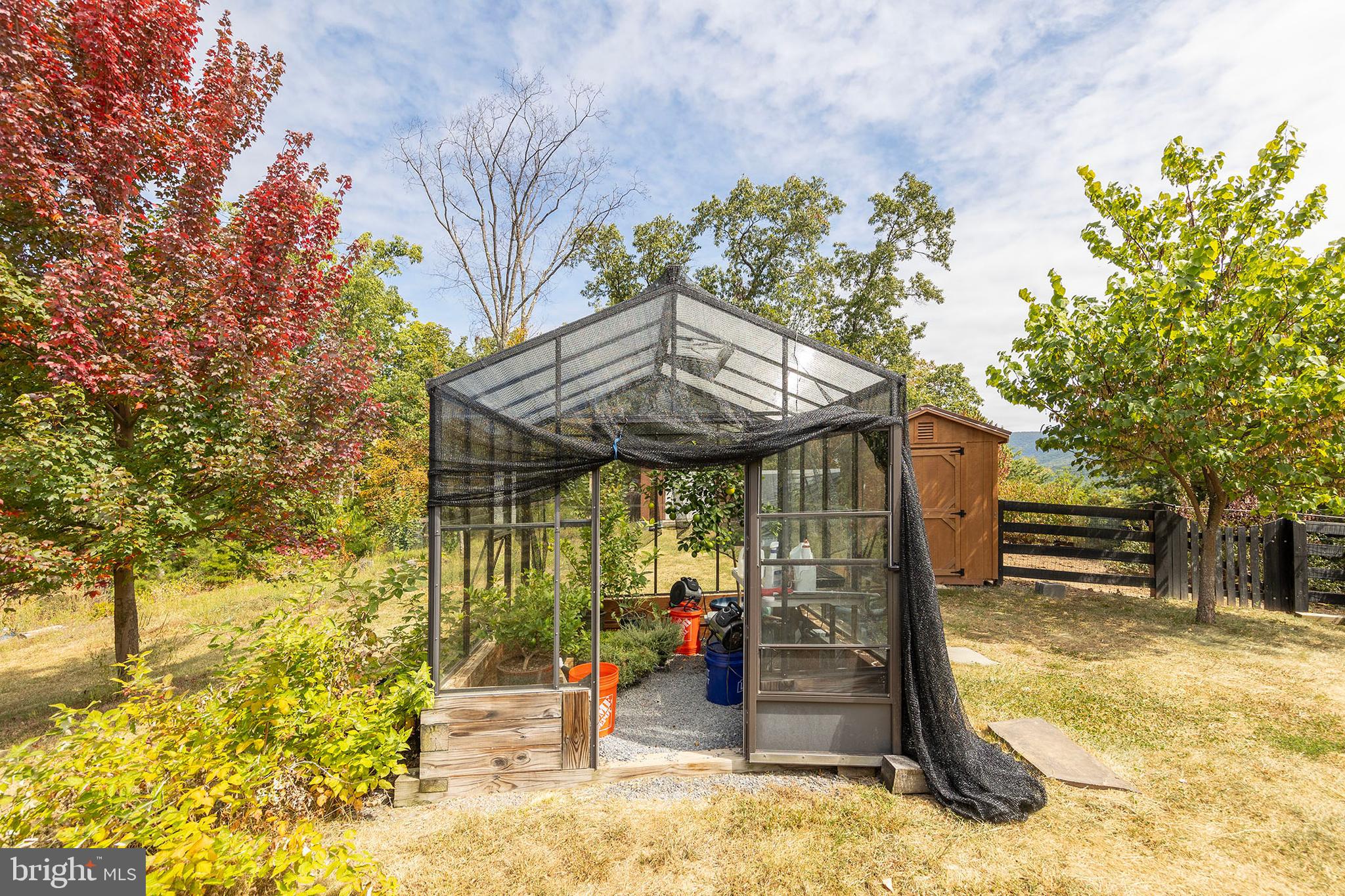 ASHTON WOODS - Residential