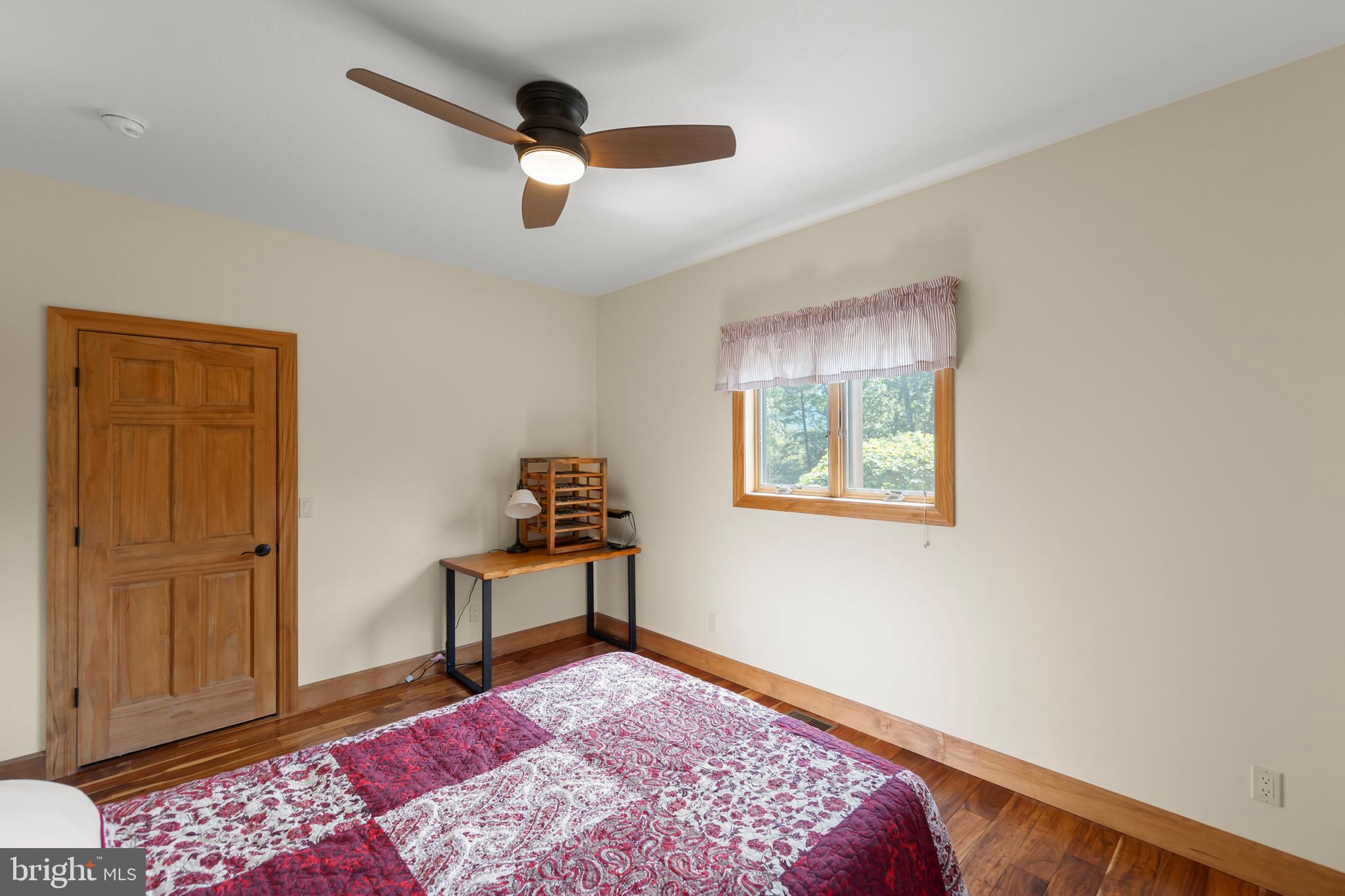 ASHTON WOODS - Residential