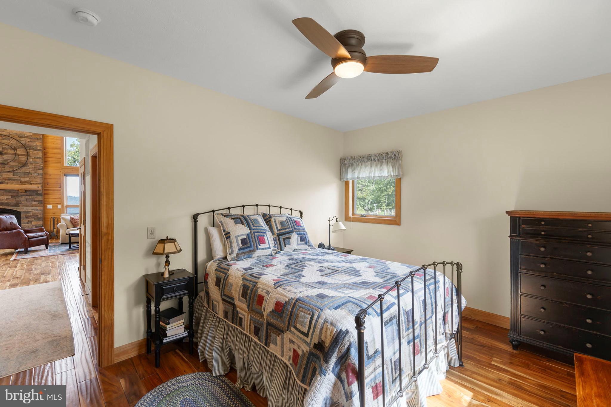 ASHTON WOODS - Residential