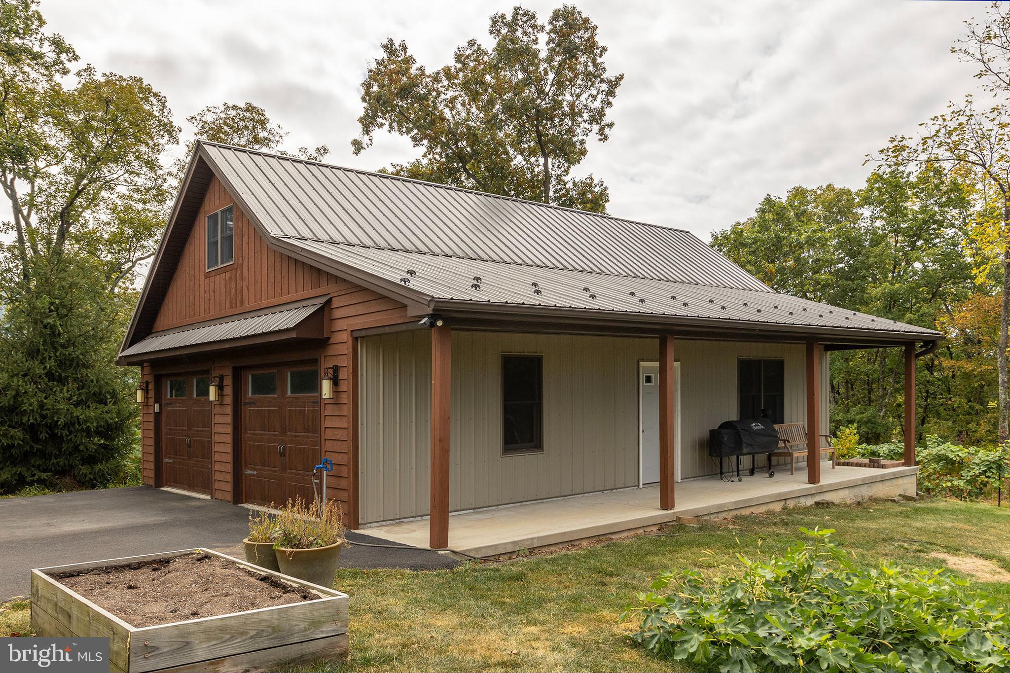 ASHTON WOODS - Residential