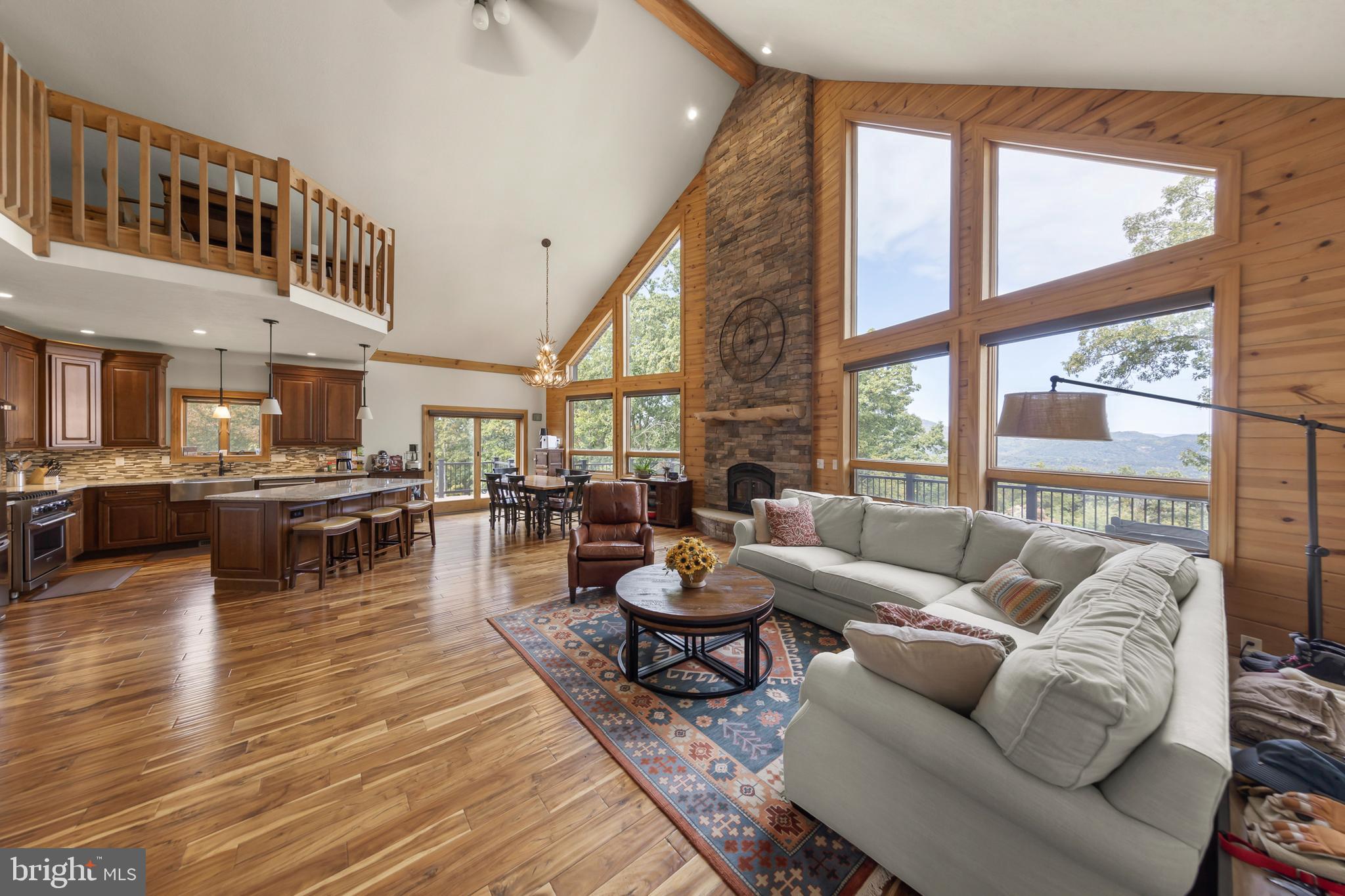 ASHTON WOODS - Residential