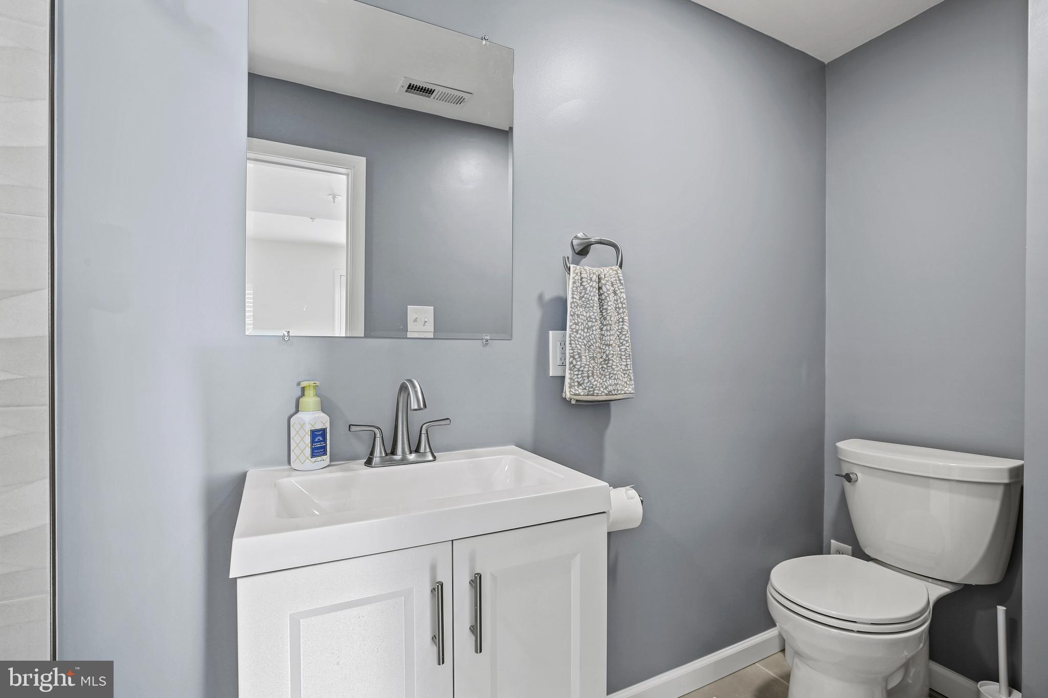 VISTAS AT MILESTONE - Residential Lease