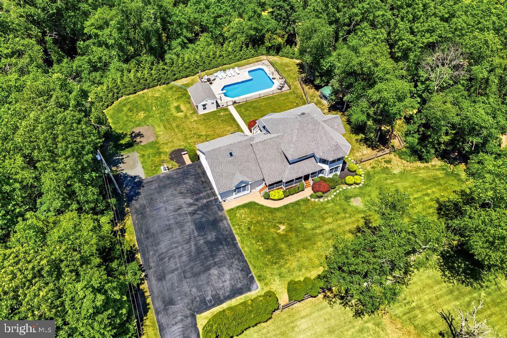 122 LILLIAN AVE