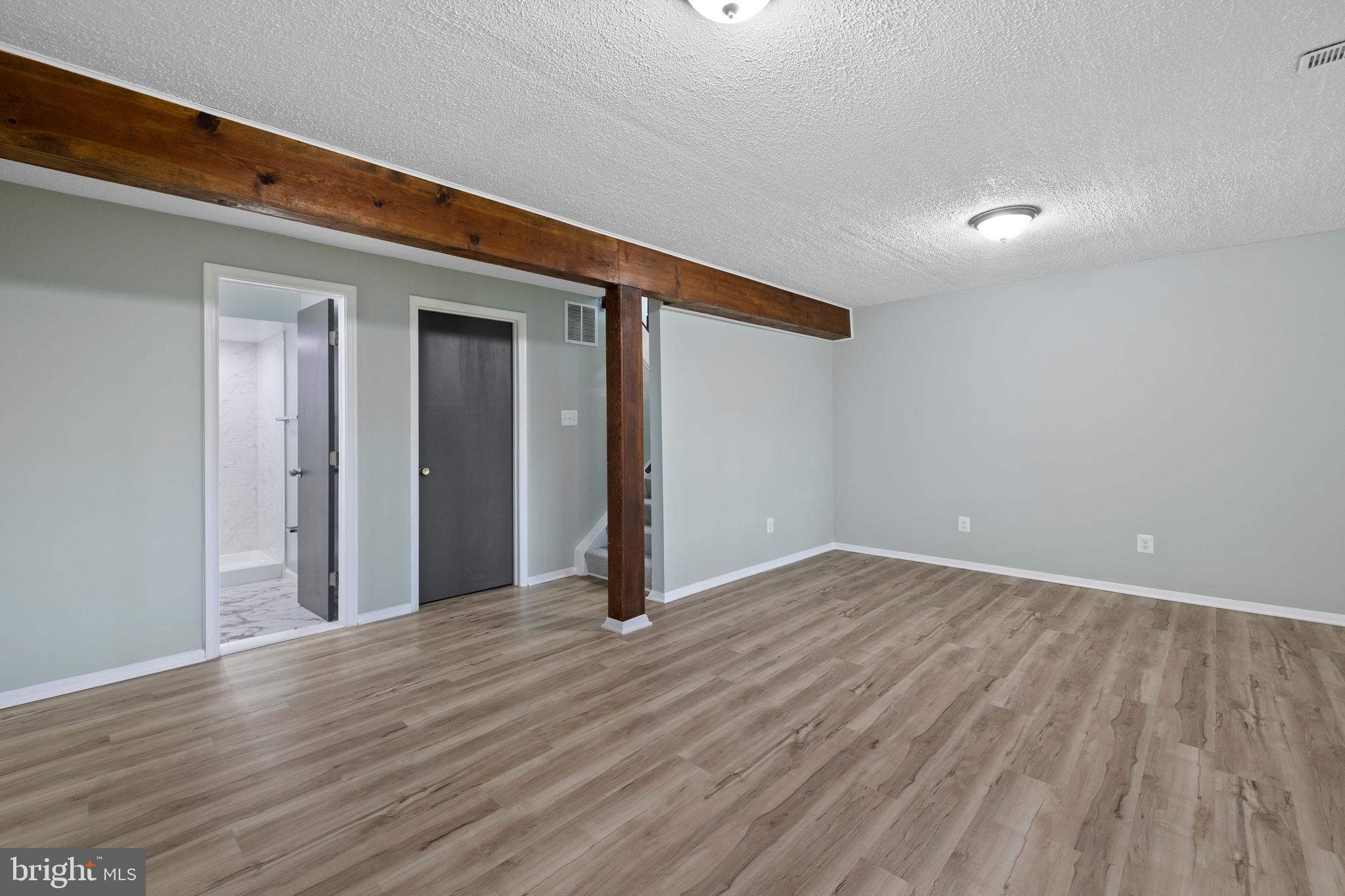 OAK SPRINGS - Residential