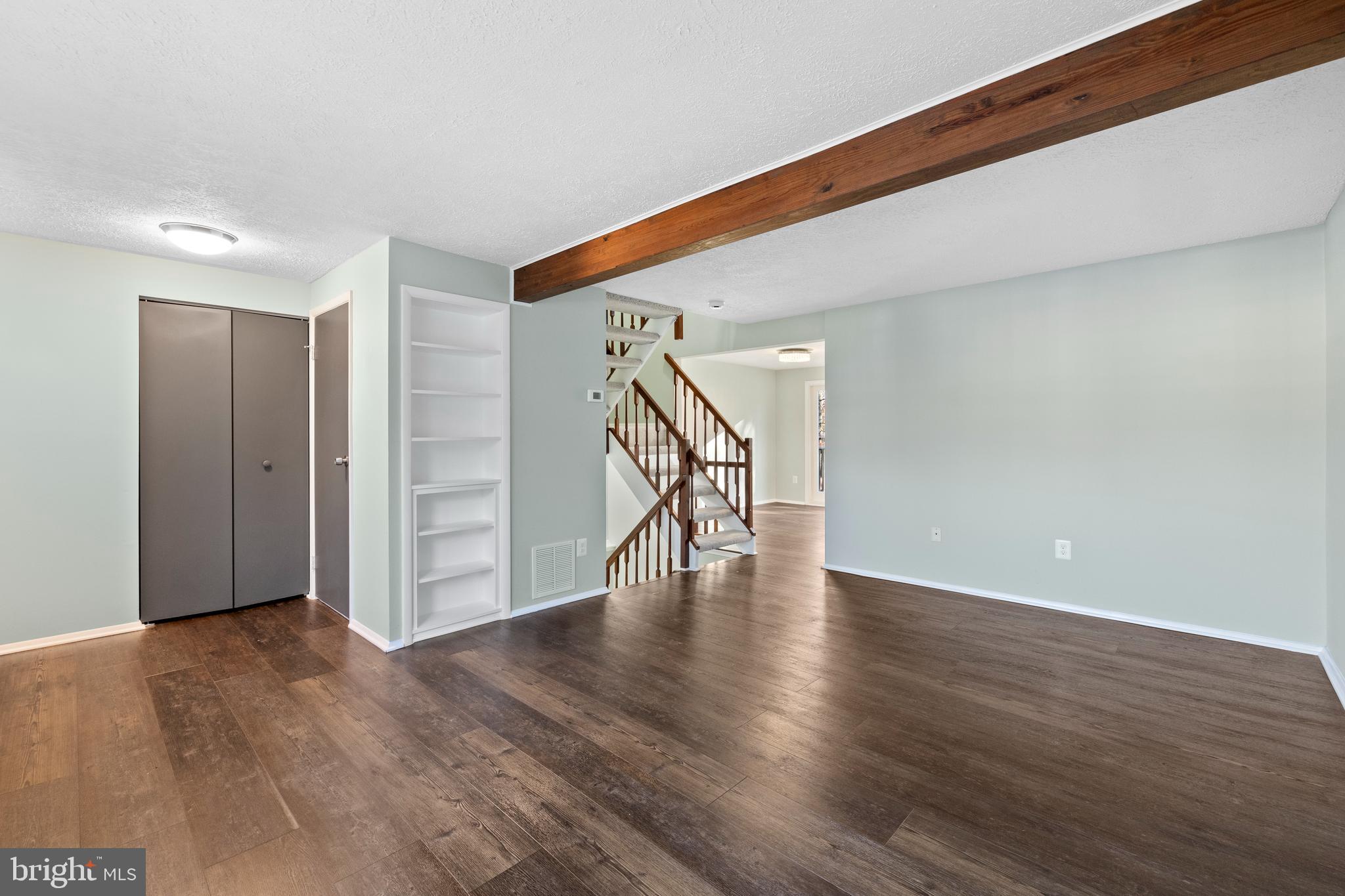 OAK SPRINGS - Residential