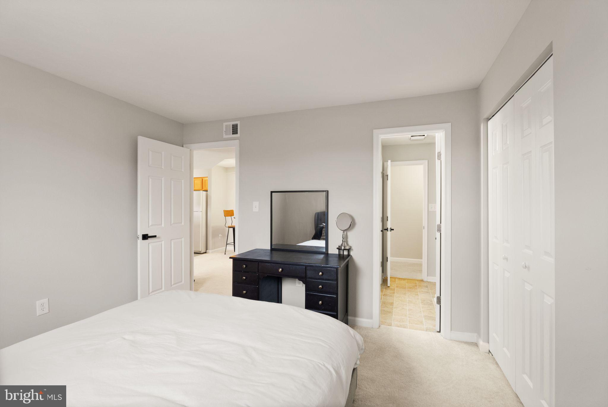 CEDAR LEE CONDOMINIUM - Residential