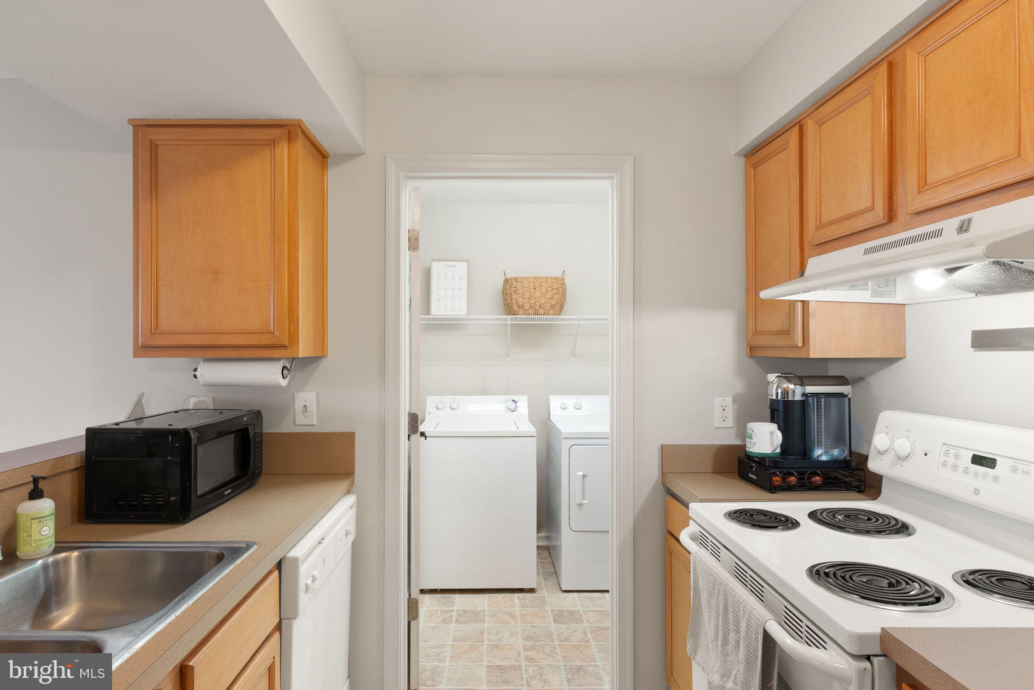 CEDAR LEE CONDOMINIUM - Residential