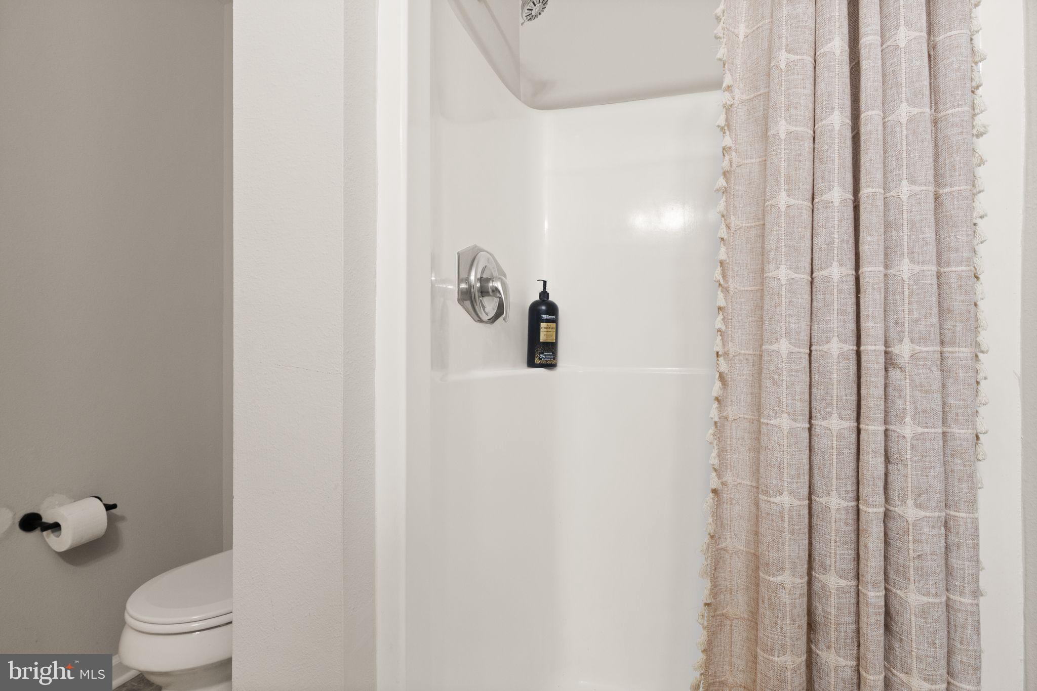 CEDAR LEE CONDOMINIUM - Residential