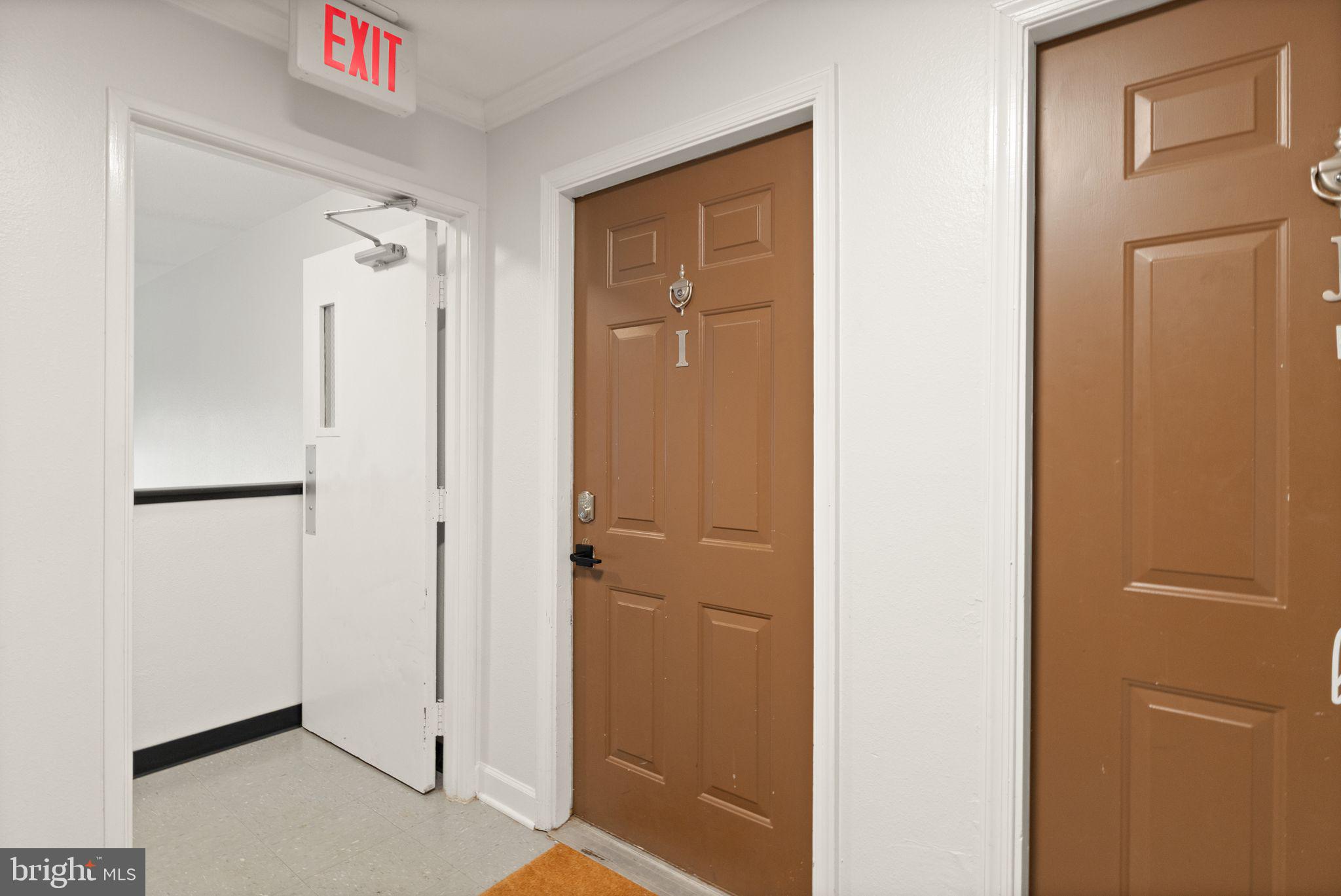 CEDAR LEE CONDOMINIUM - Residential