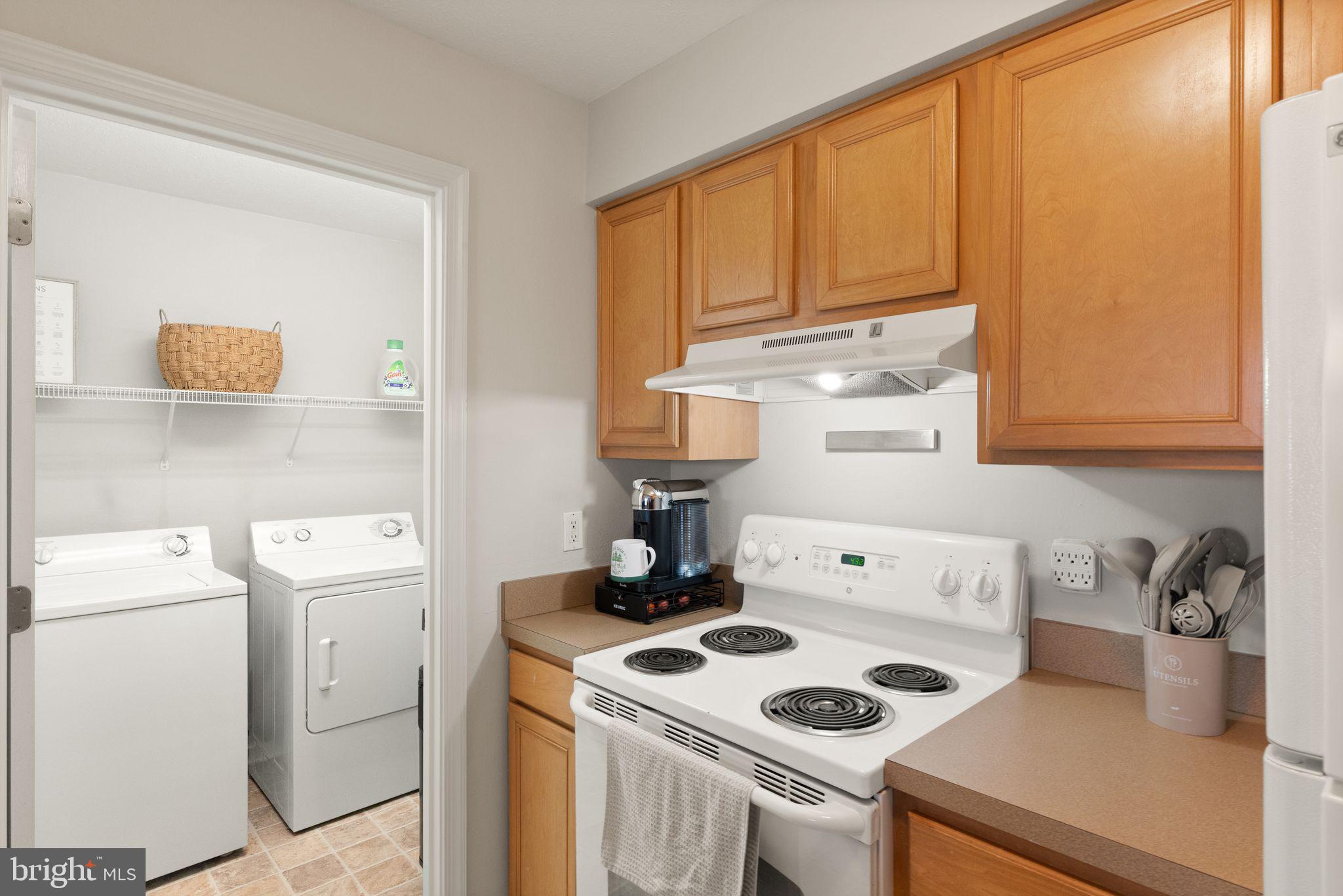 CEDAR LEE CONDOMINIUM - Residential