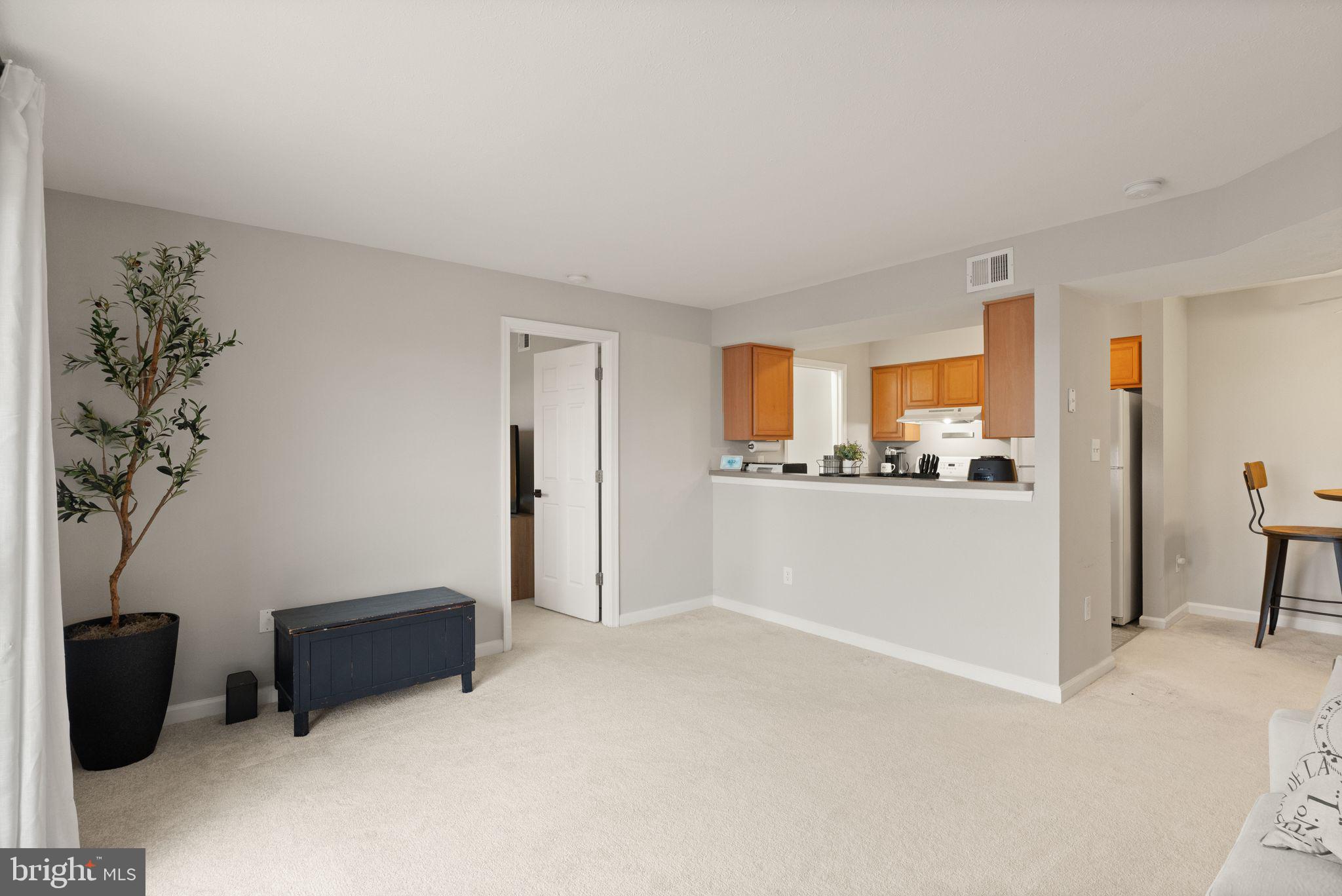 CEDAR LEE CONDOMINIUM - Residential