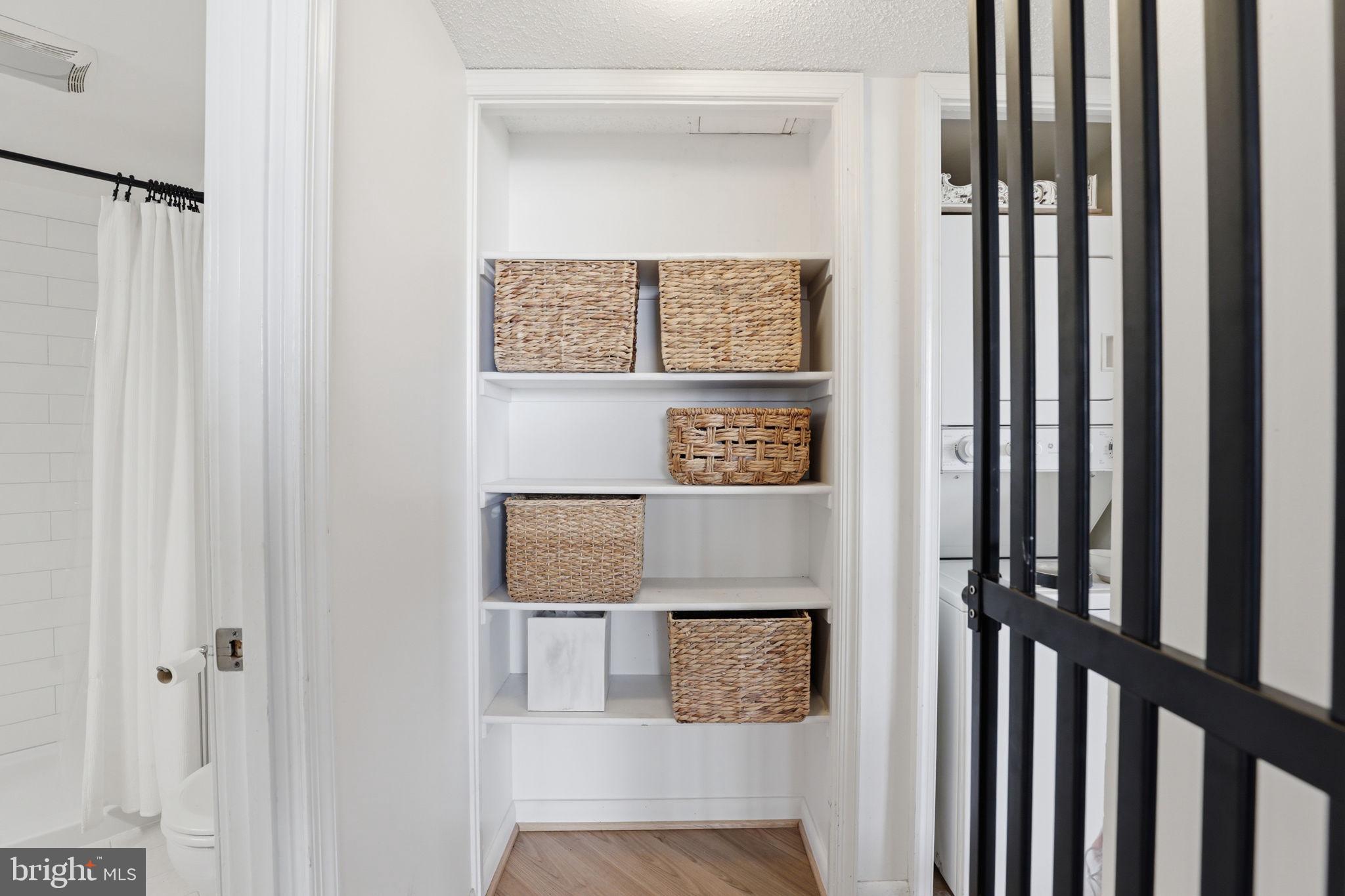 SKYLINE SQUARE CONDO - Residential