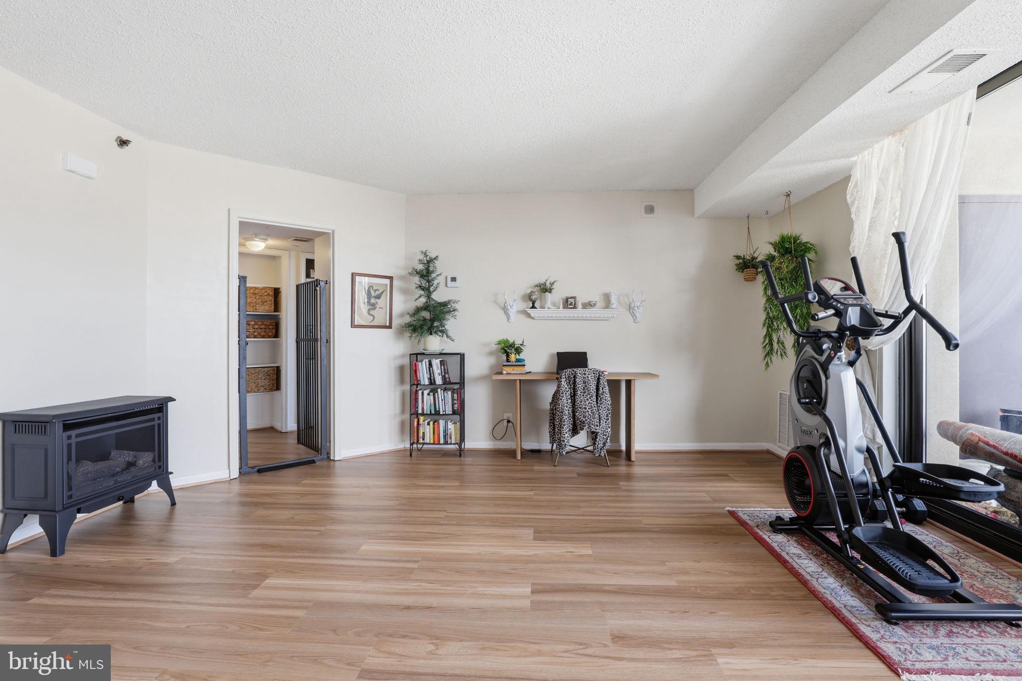 SKYLINE SQUARE CONDO - Residential