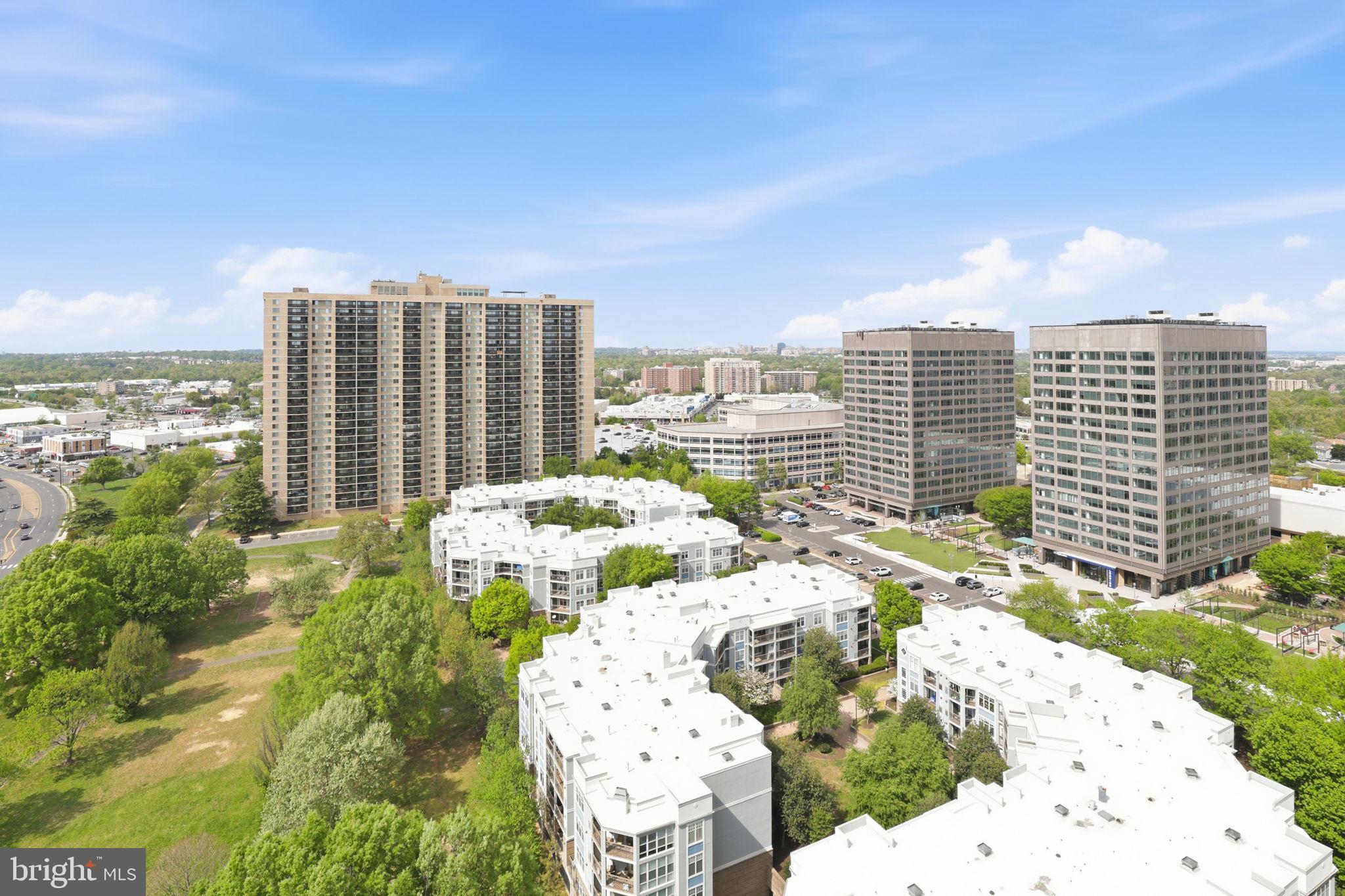 SKYLINE SQUARE CONDO - Residential