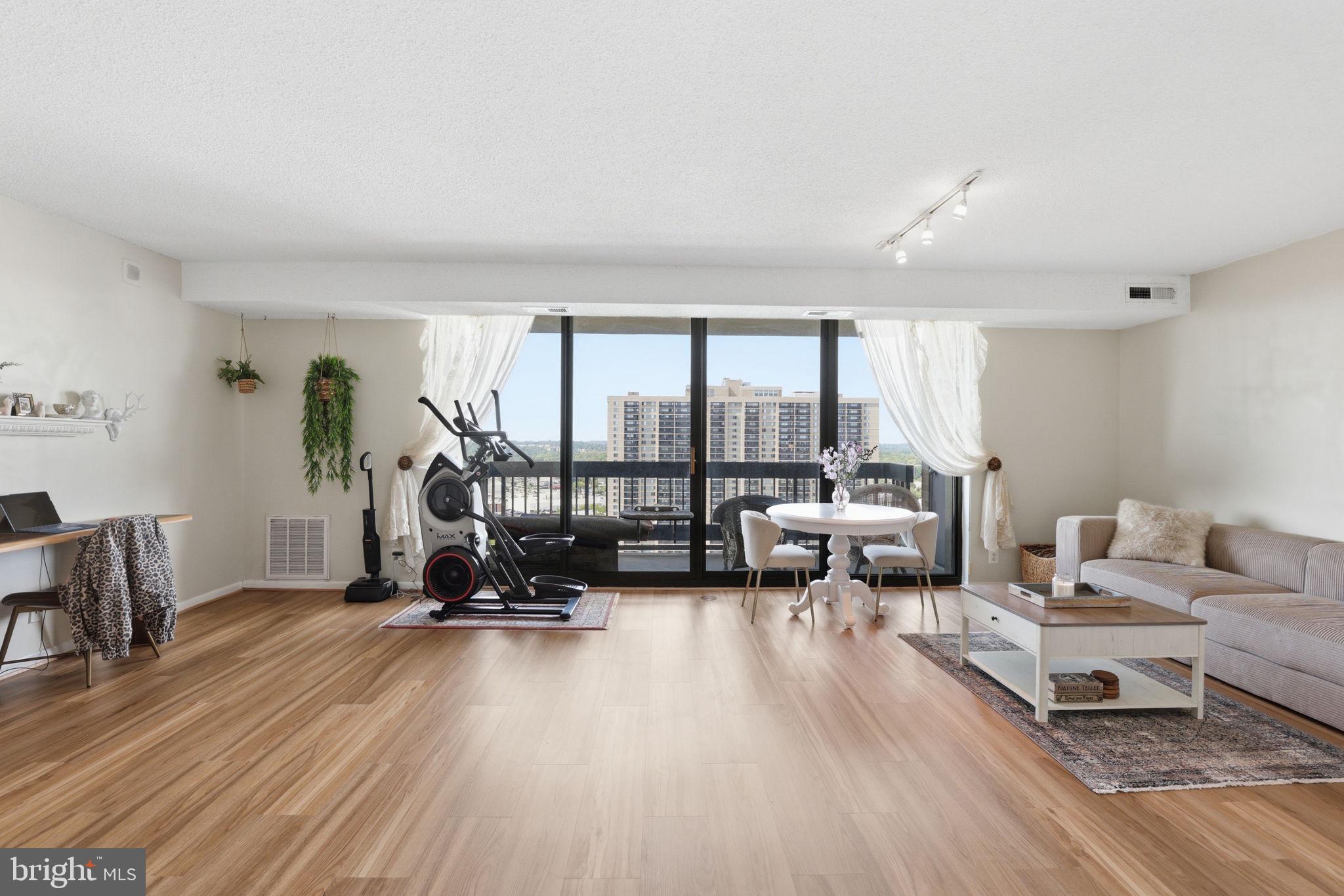 SKYLINE SQUARE CONDO - Residential