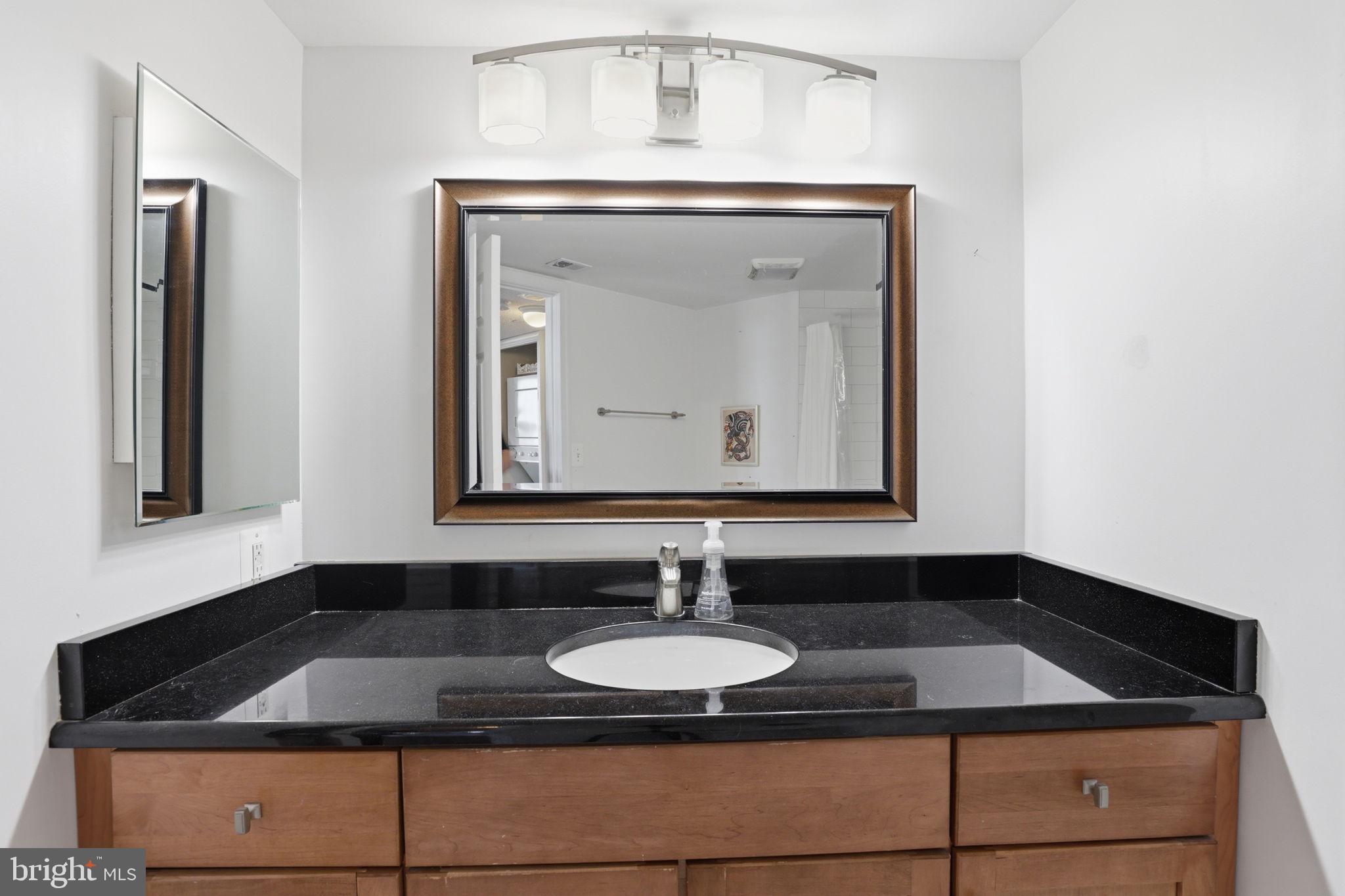 SKYLINE SQUARE CONDO - Residential