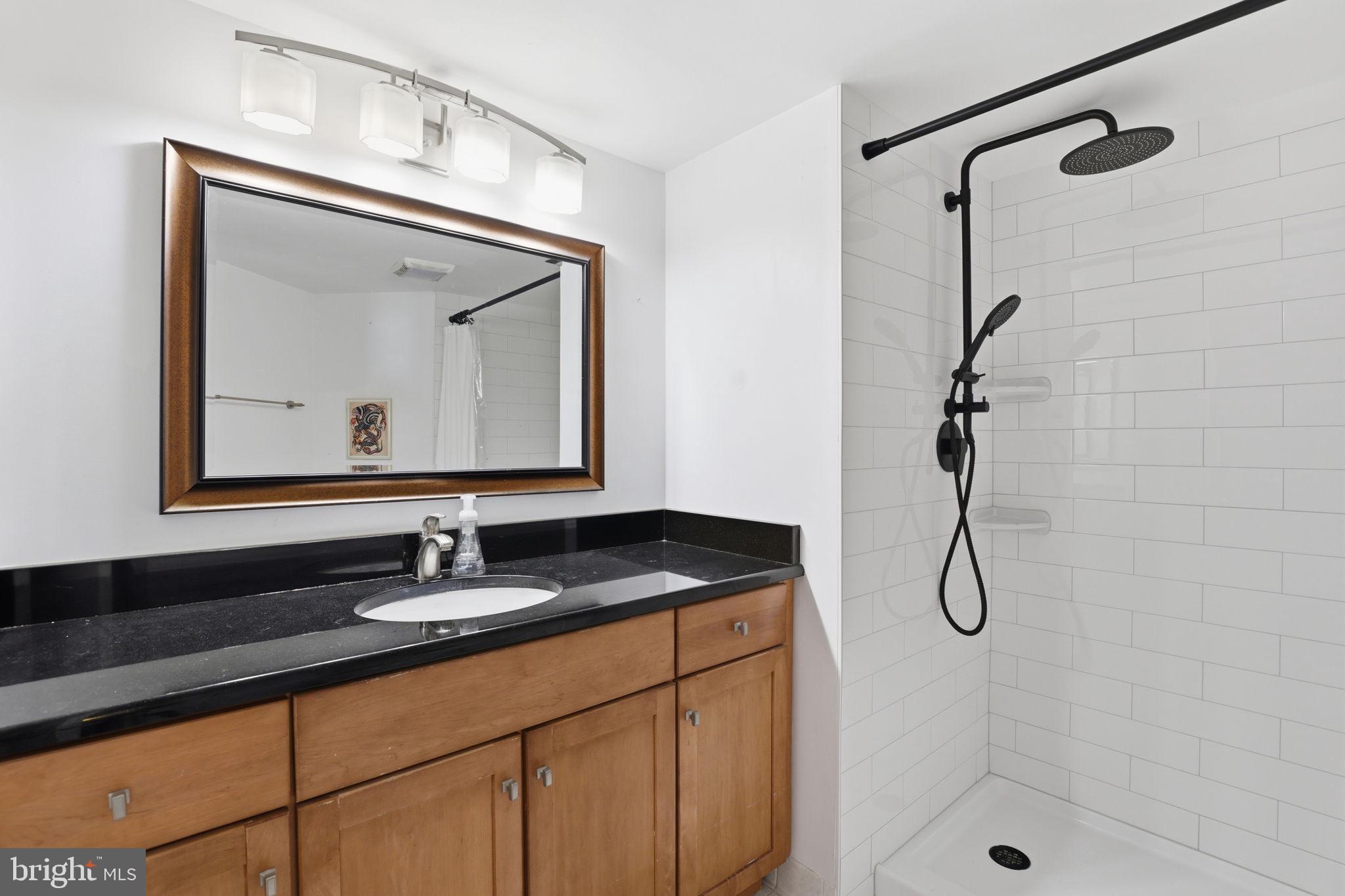 SKYLINE SQUARE CONDO - Residential