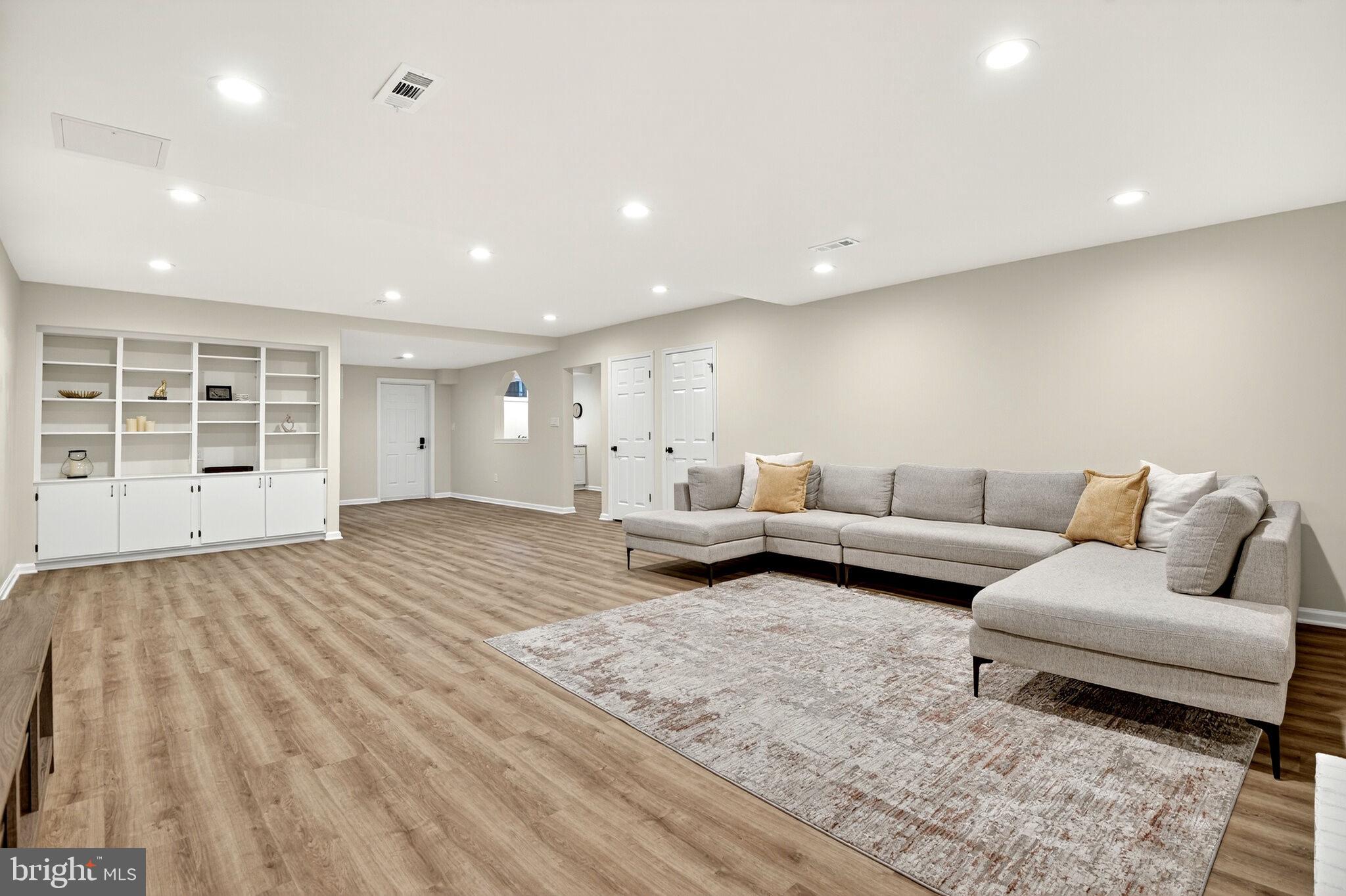 CHEVY CHASE - Residential