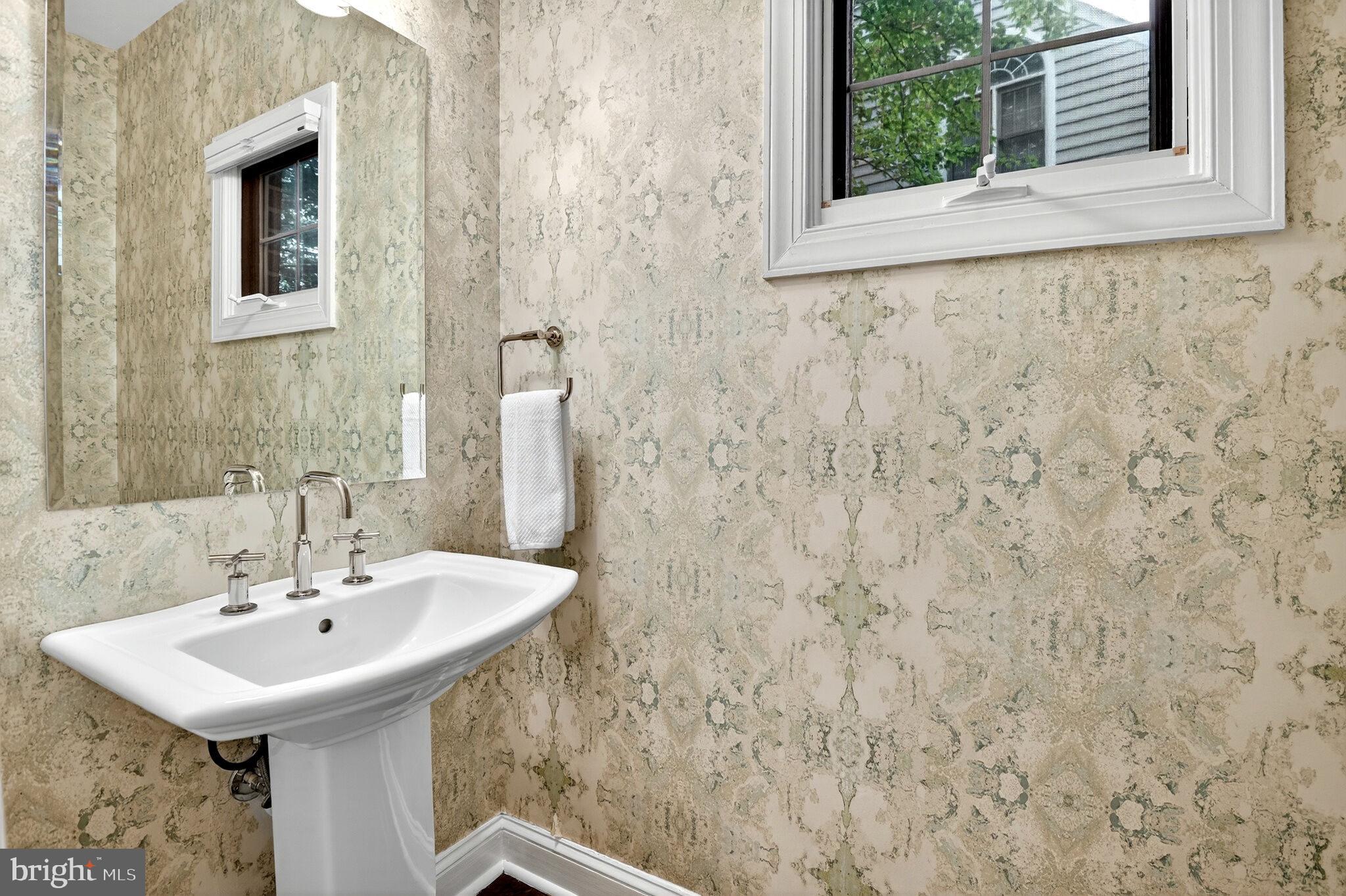 CHEVY CHASE - Residential