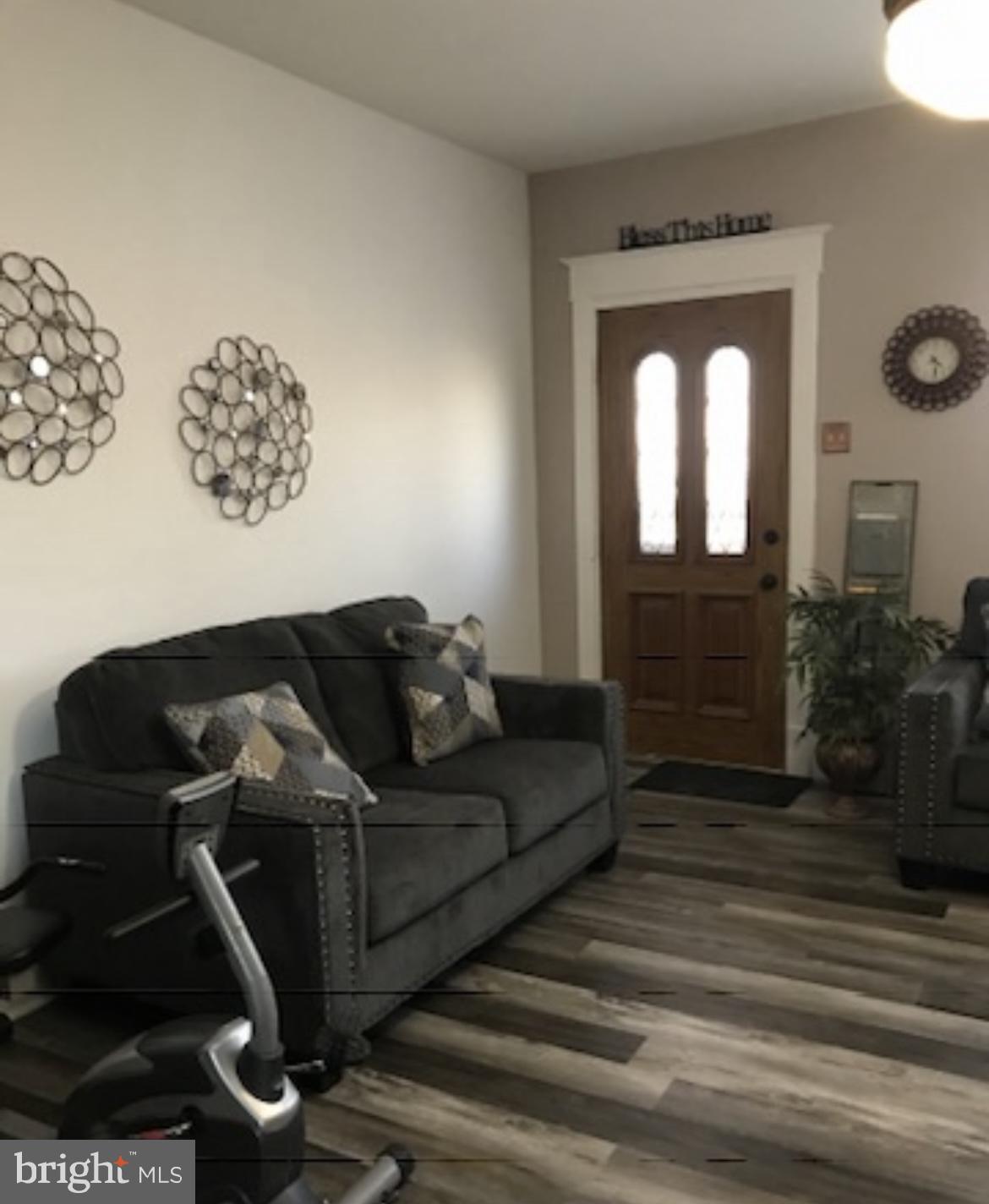 OXFORD CIRCLE - Residential