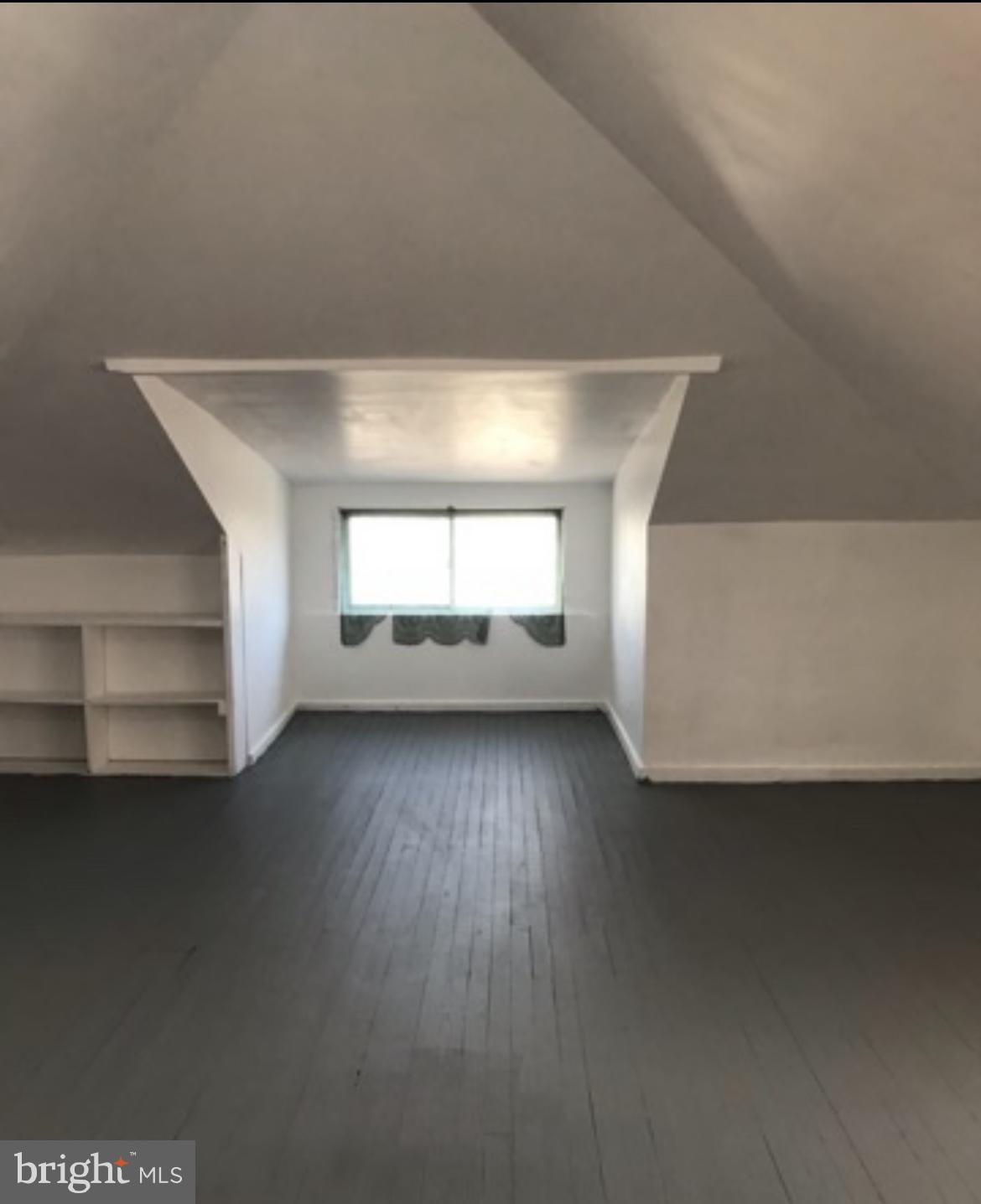 OXFORD CIRCLE - Residential