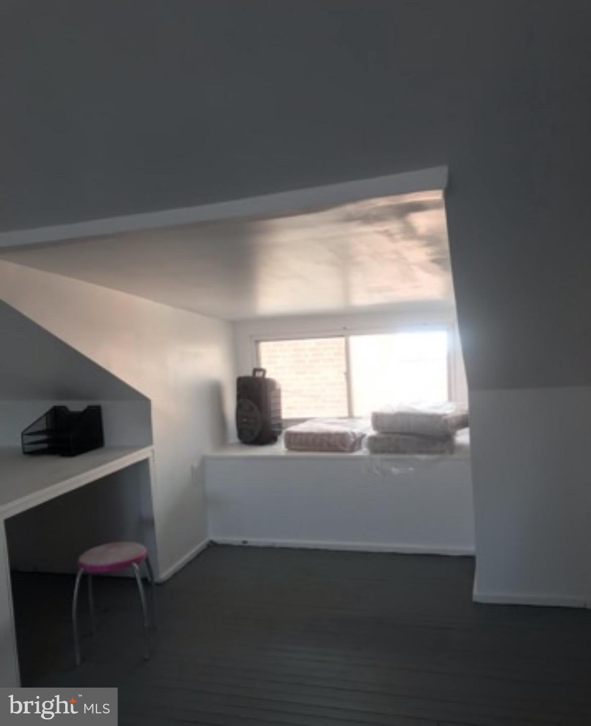 OXFORD CIRCLE - Residential