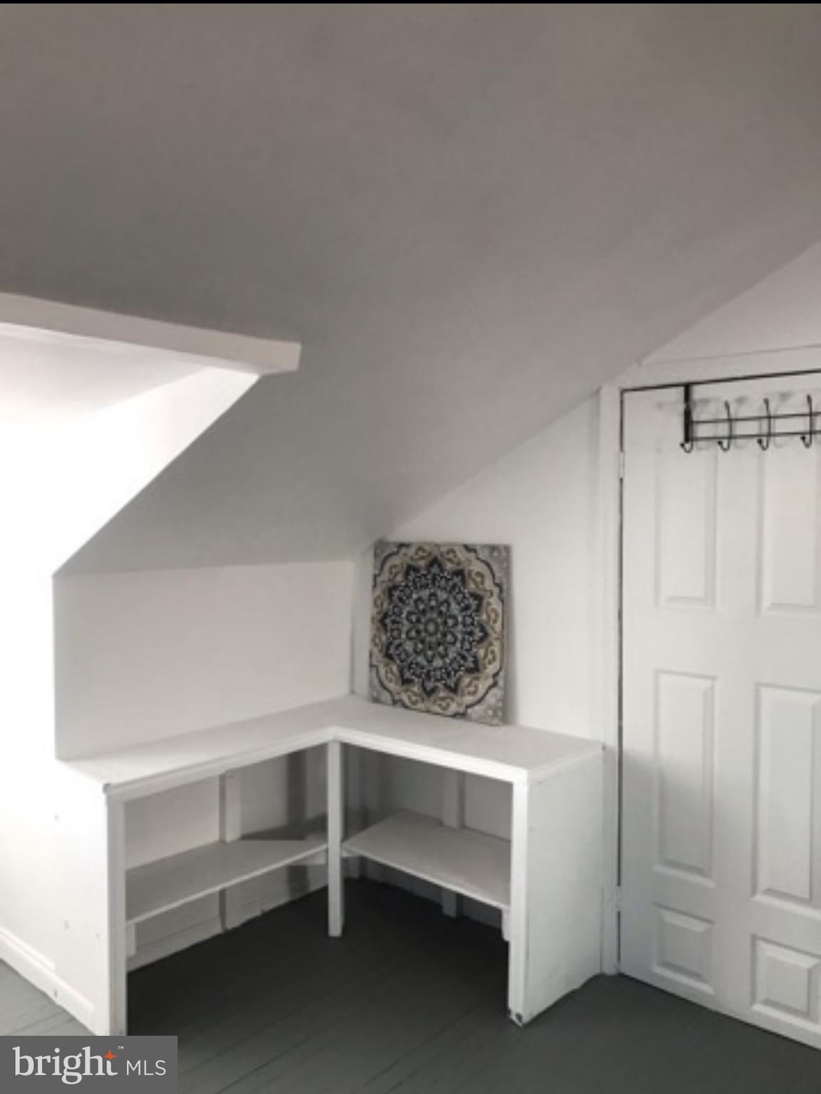 OXFORD CIRCLE - Residential