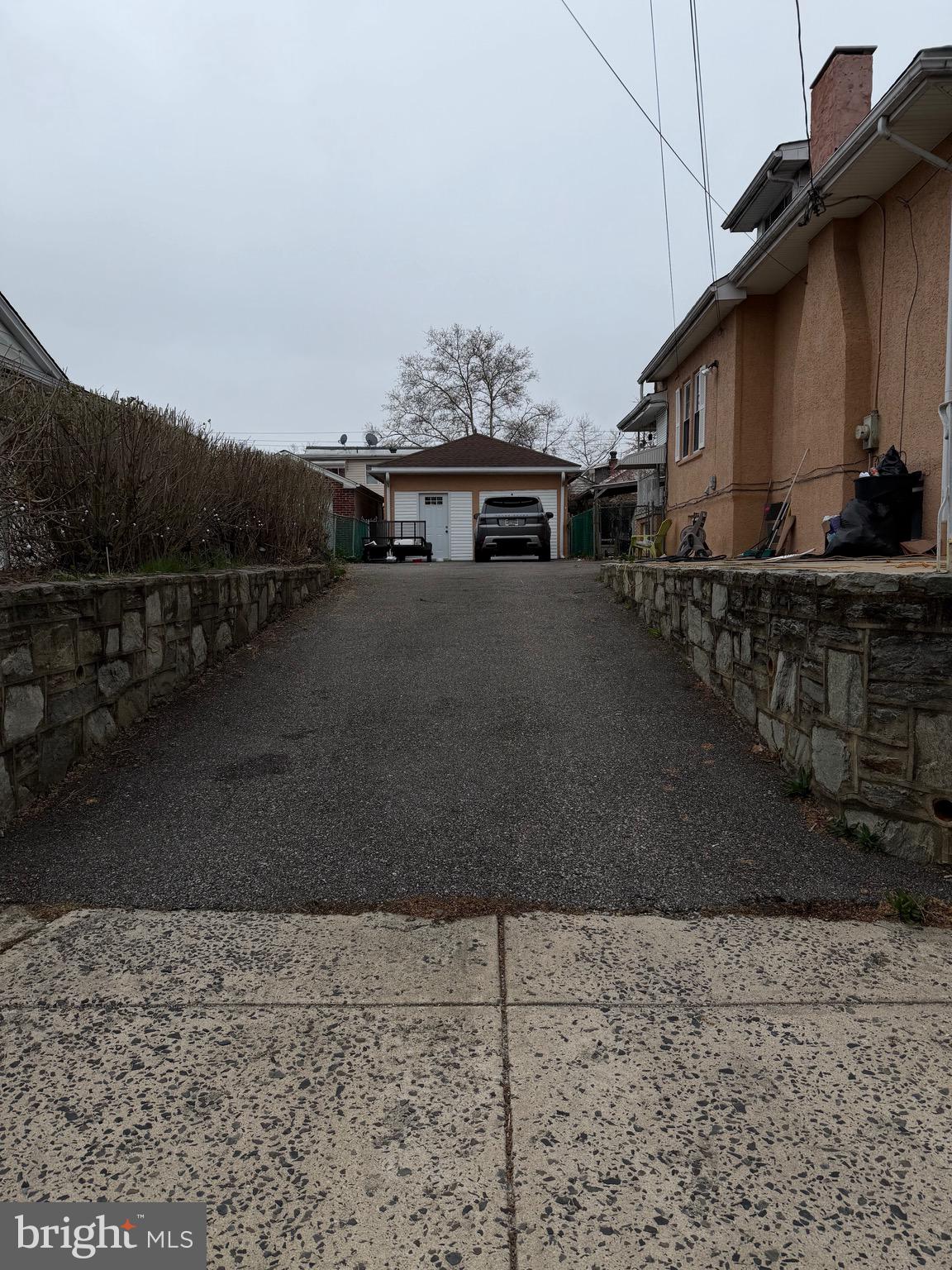 OXFORD CIRCLE - Residential