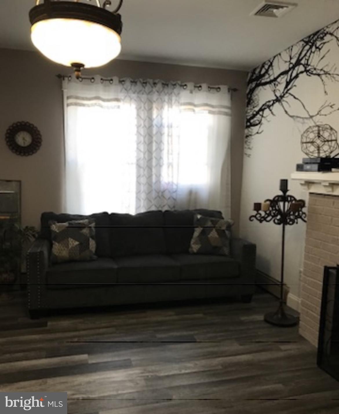 OXFORD CIRCLE - Residential