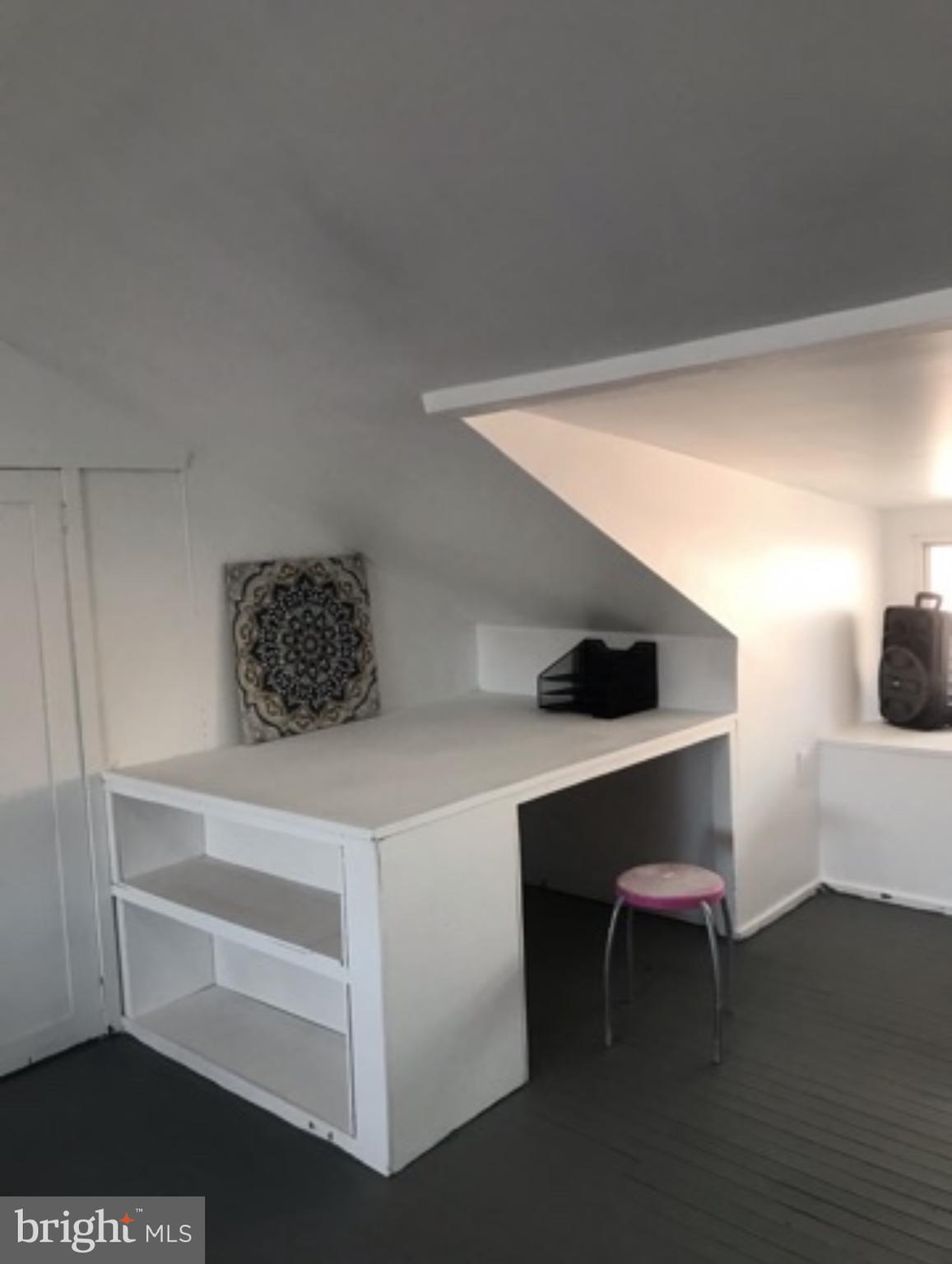 OXFORD CIRCLE - Residential