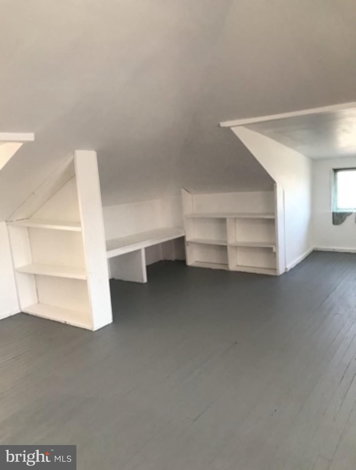 OXFORD CIRCLE - Residential