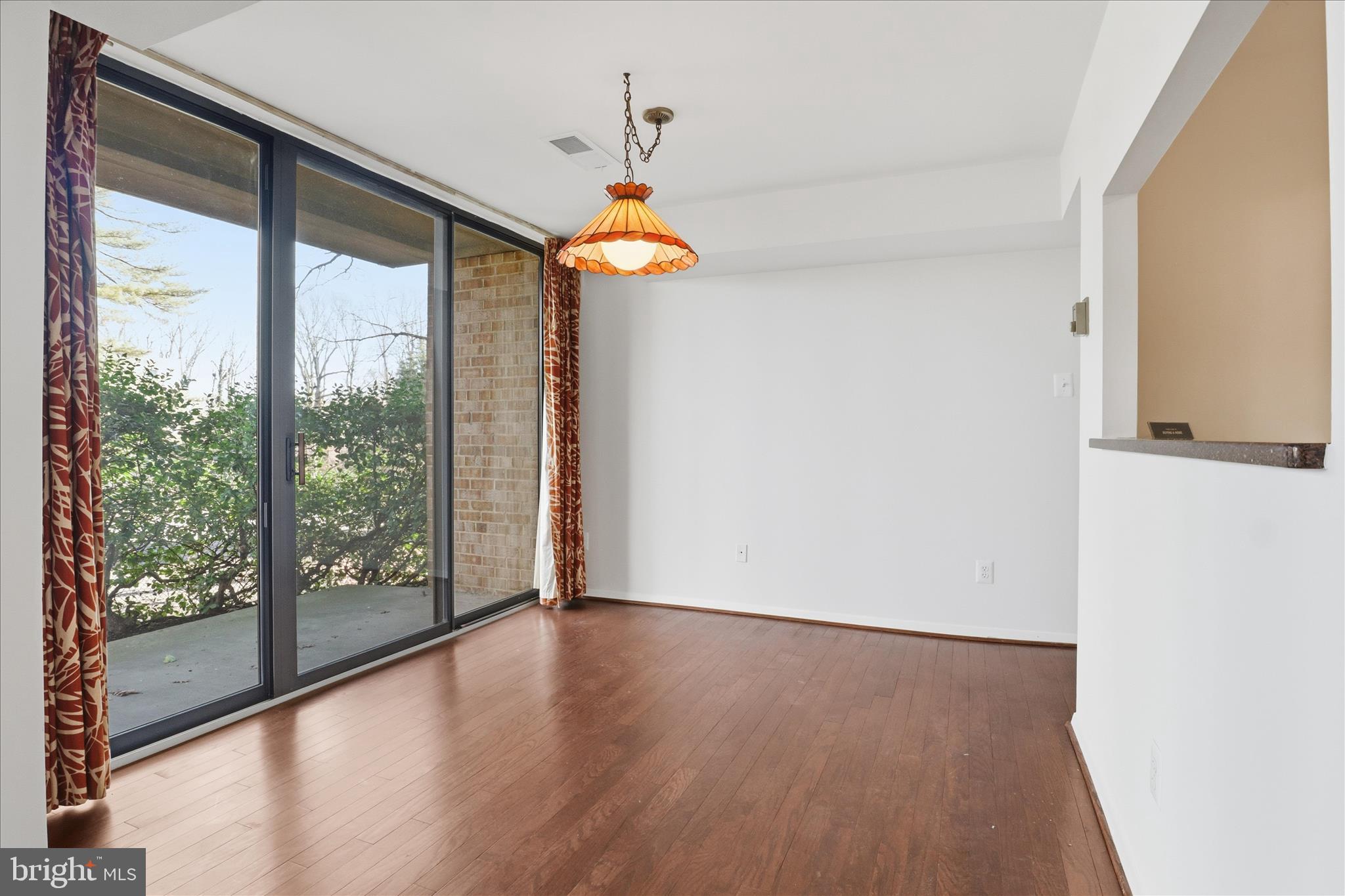 SAXONY SQUARE - Residential