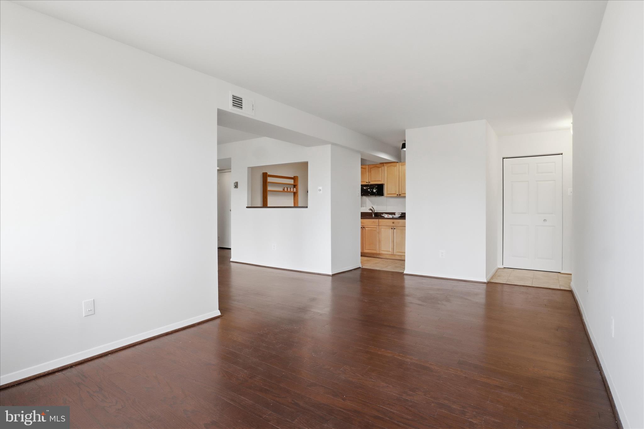 SAXONY SQUARE - Residential