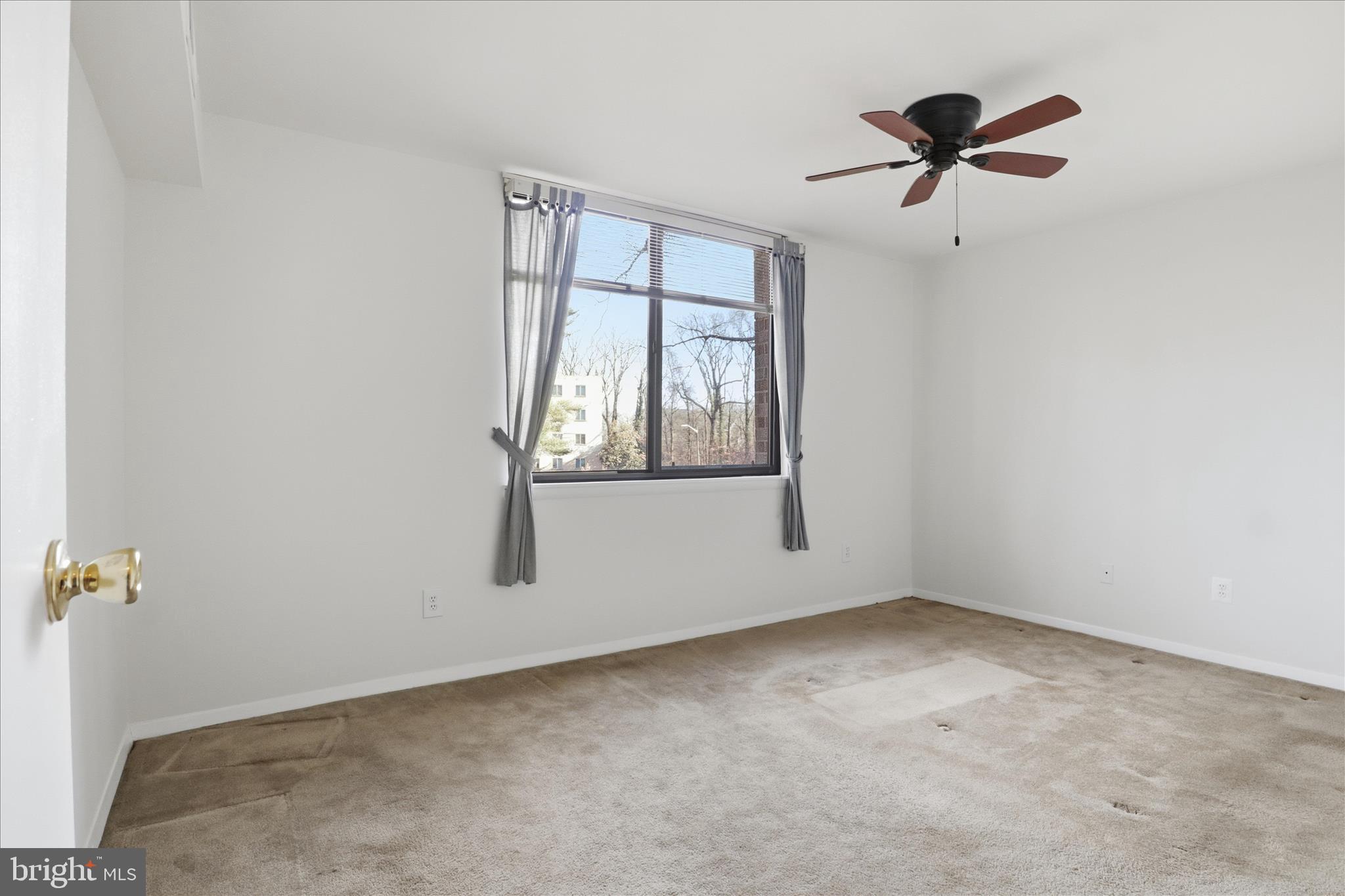 SAXONY SQUARE - Residential