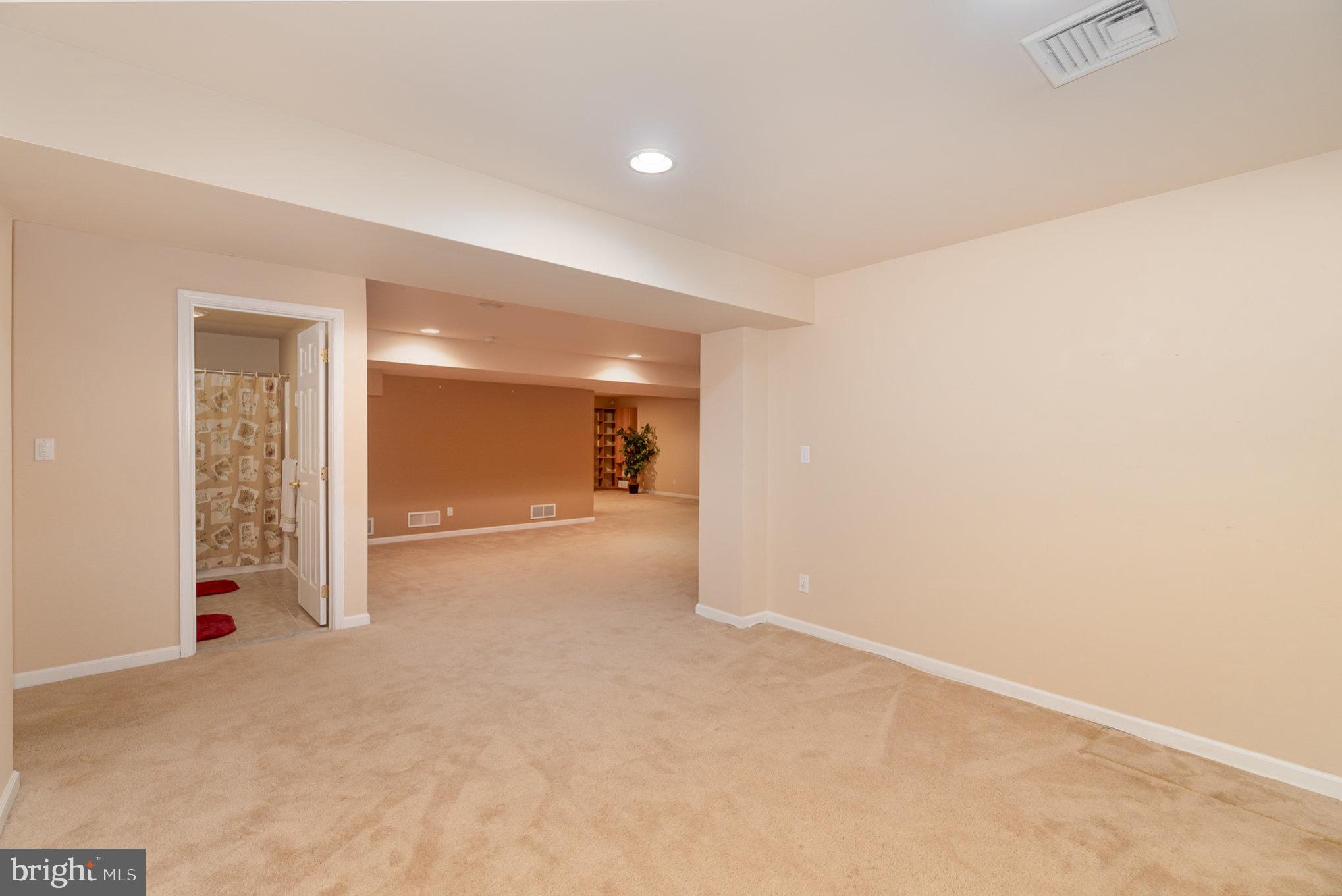 ROYAL OAKS/REGENTS GLEN - Residential