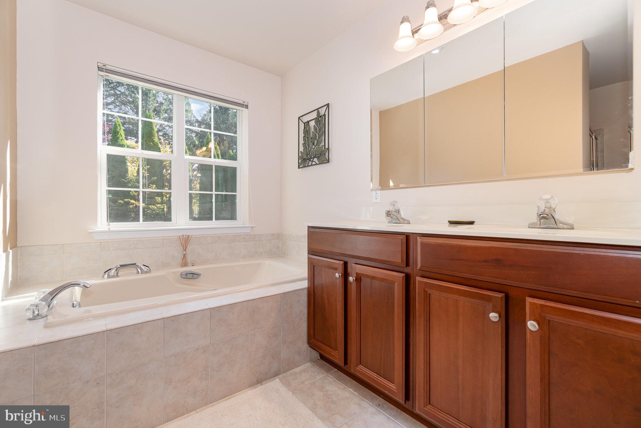 ROYAL OAKS/REGENTS GLEN - Residential