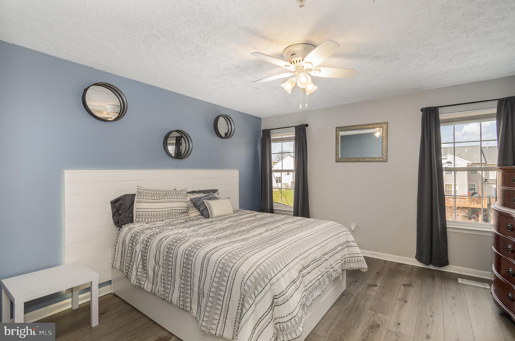 CONSTANT FRIENDSHIP - Residential