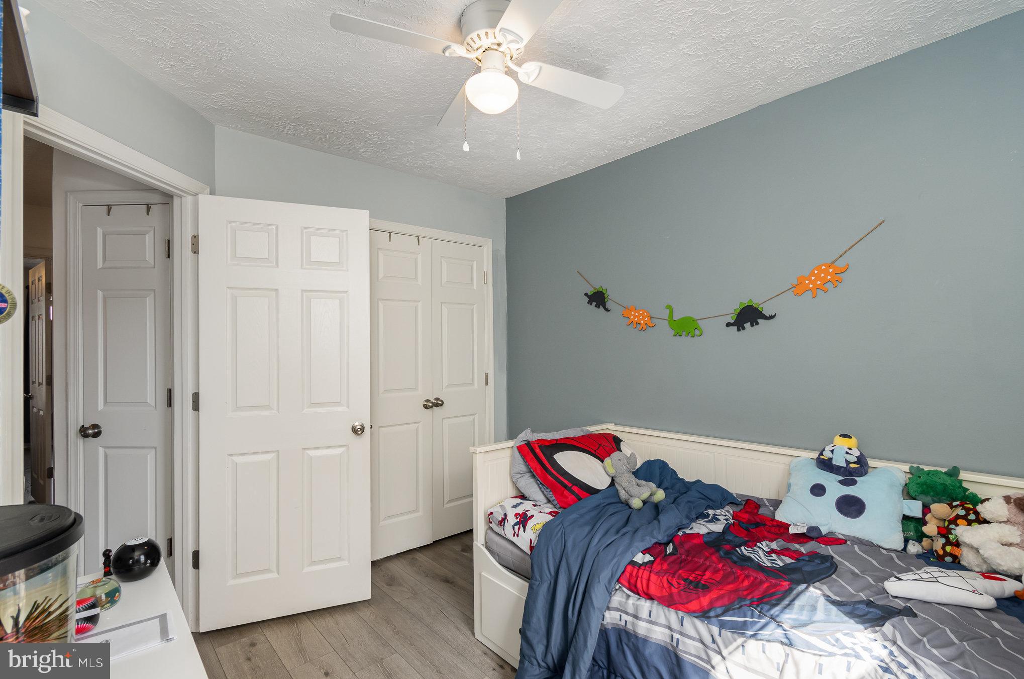 CONSTANT FRIENDSHIP - Residential