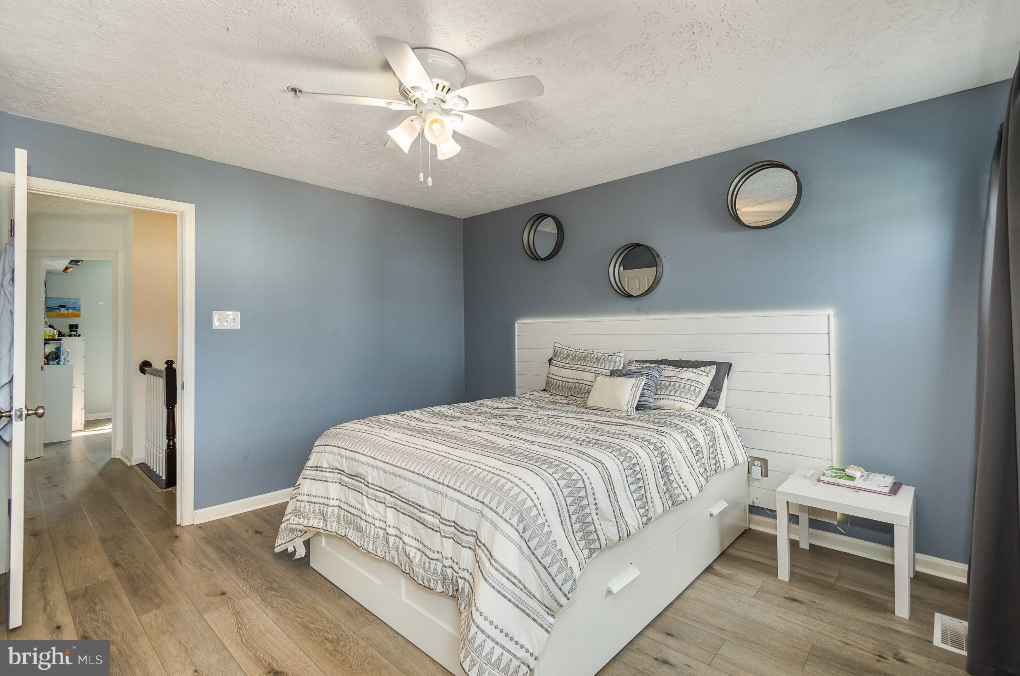 CONSTANT FRIENDSHIP - Residential