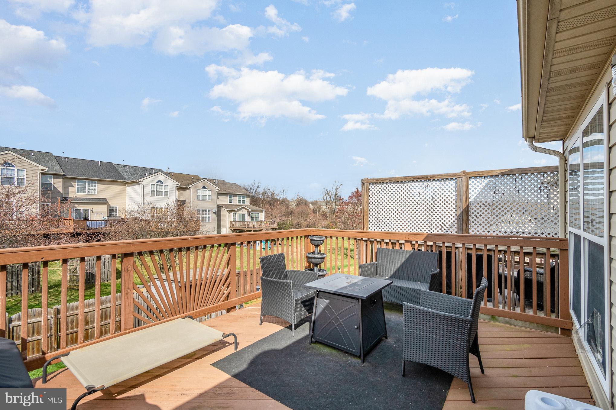 CONSTANT FRIENDSHIP - Residential