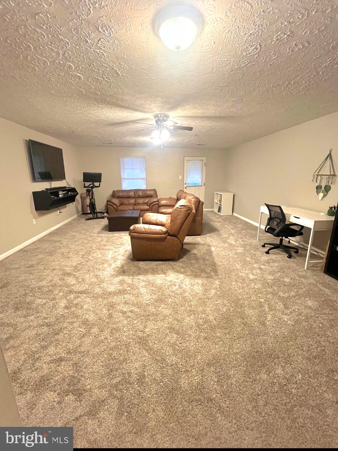 CONSTANT FRIENDSHIP - Residential