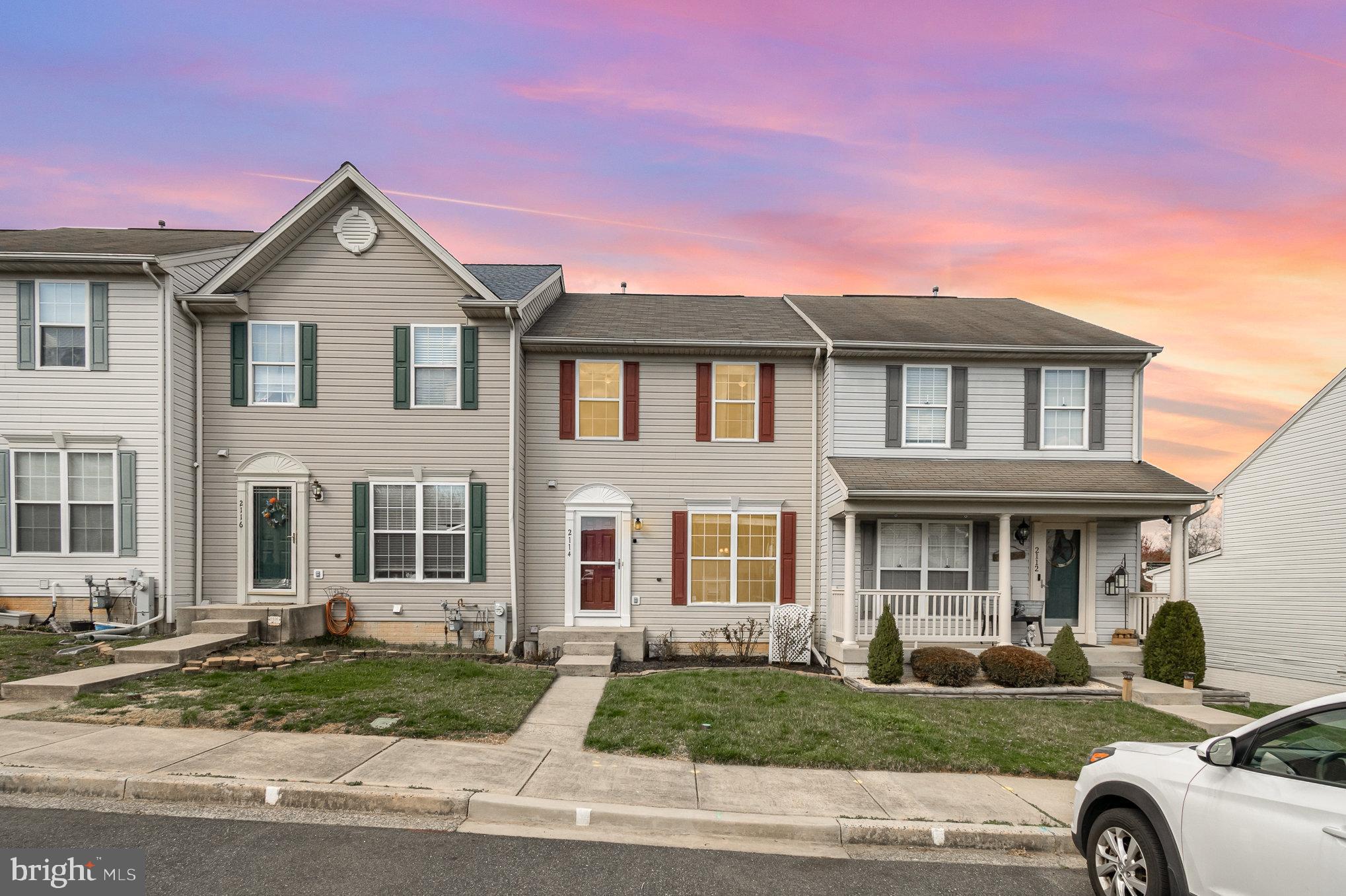 CONSTANT FRIENDSHIP - Residential