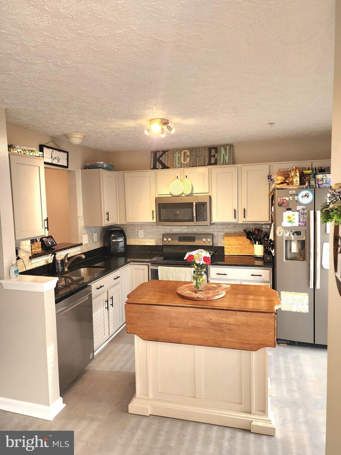 CONSTANT FRIENDSHIP - Residential