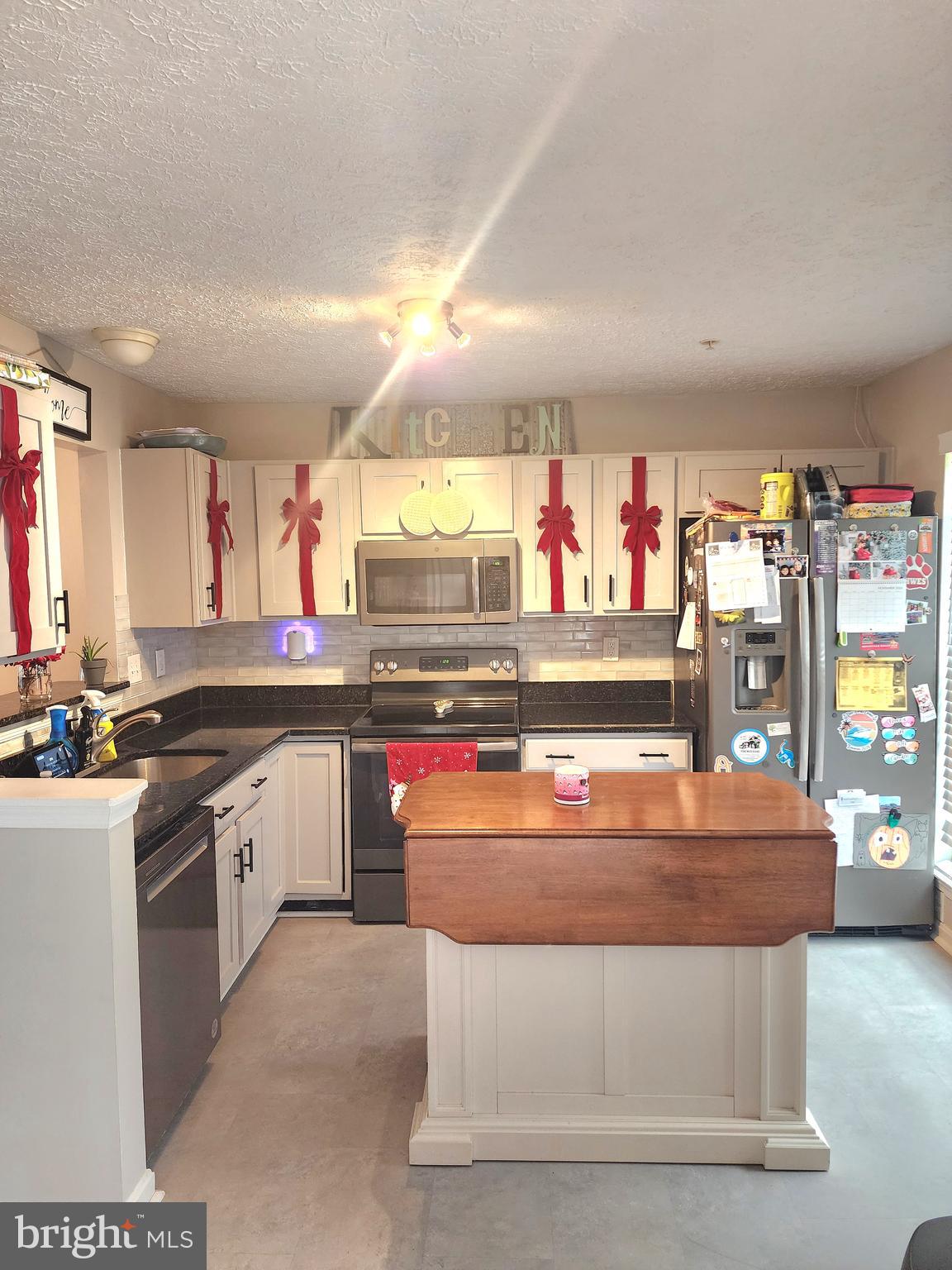 CONSTANT FRIENDSHIP - Residential