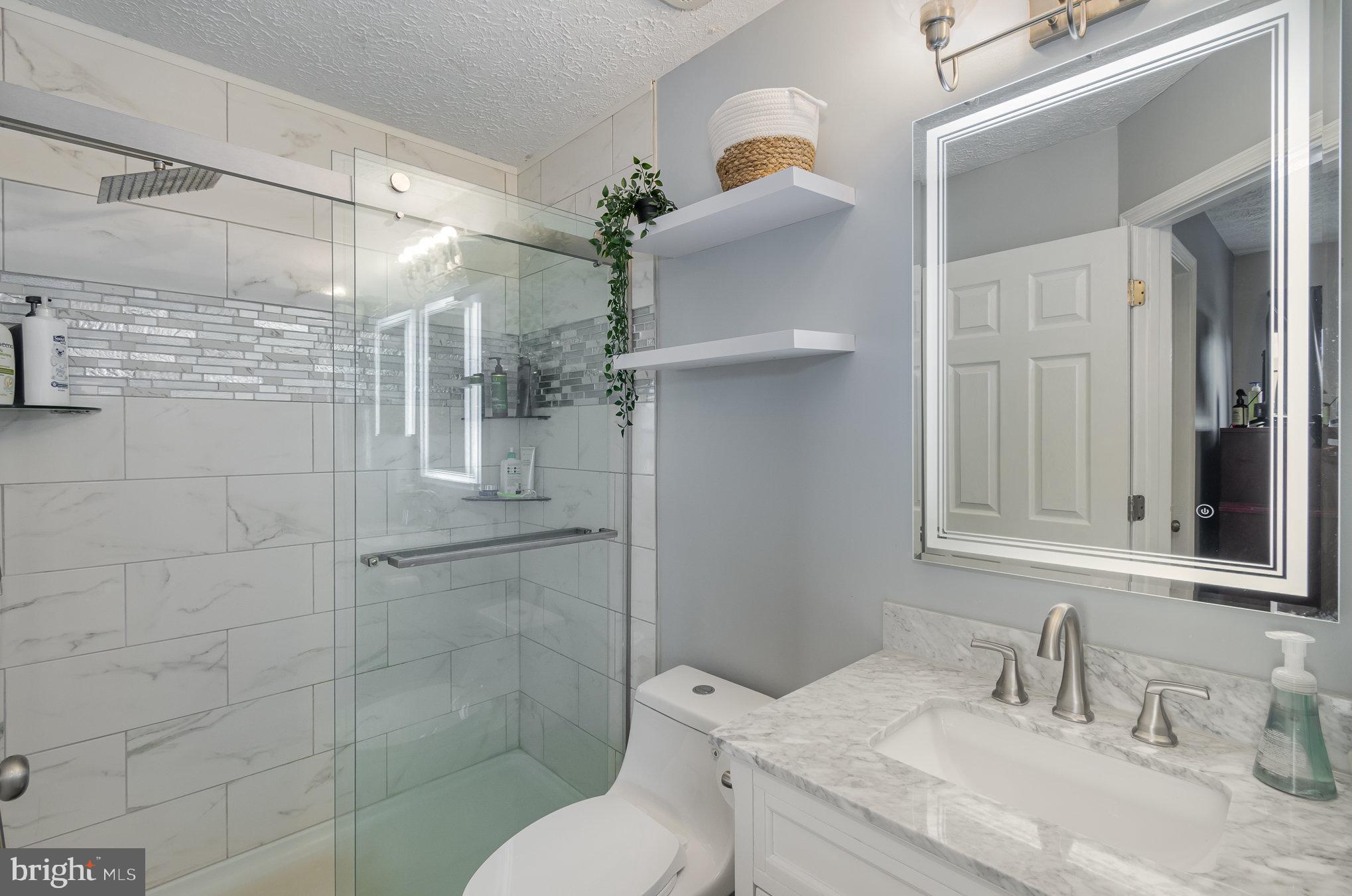 CONSTANT FRIENDSHIP - Residential