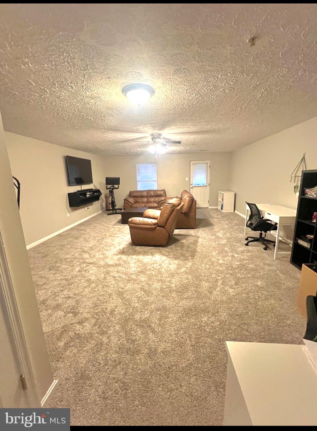 CONSTANT FRIENDSHIP - Residential