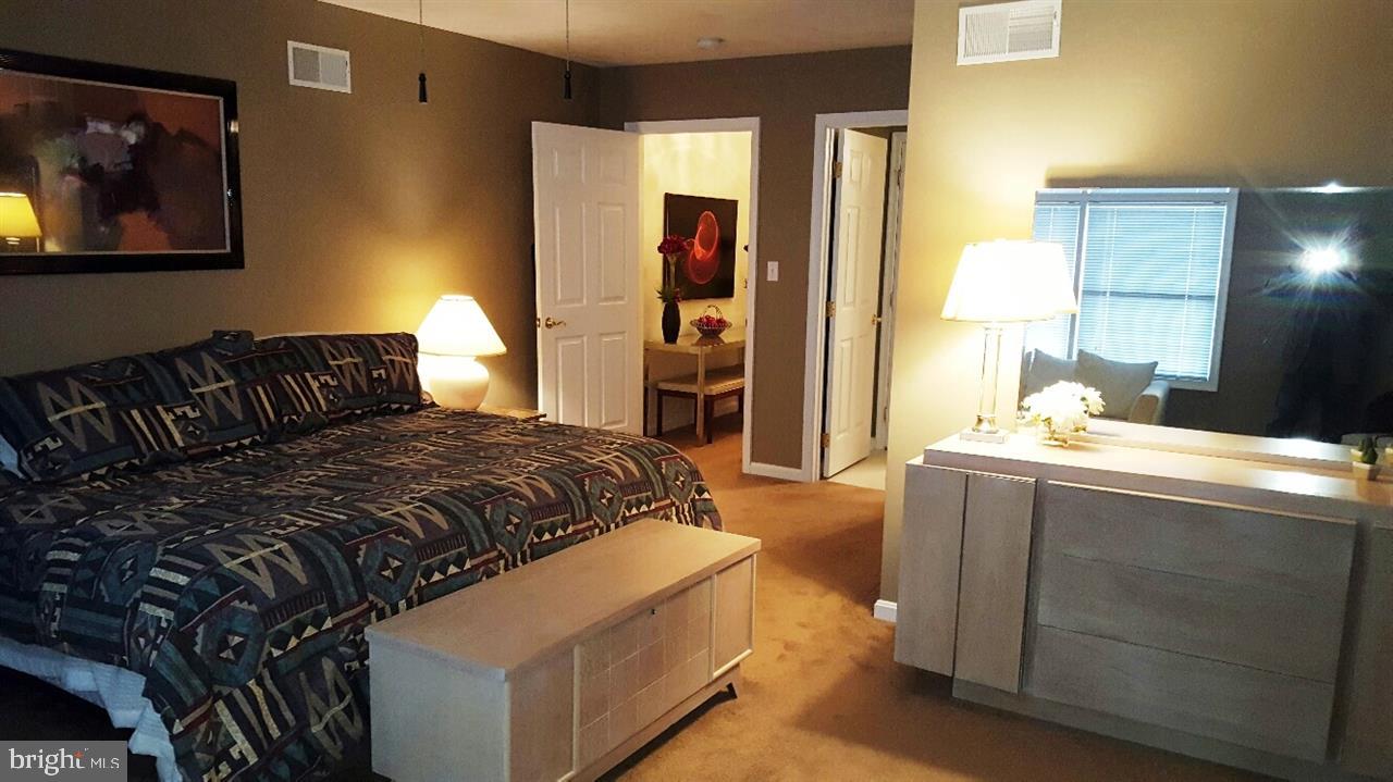 NORTH POINTE - Residential