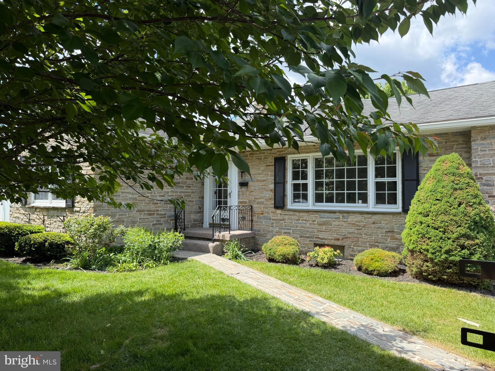175 ORCHARD CIRCLE
